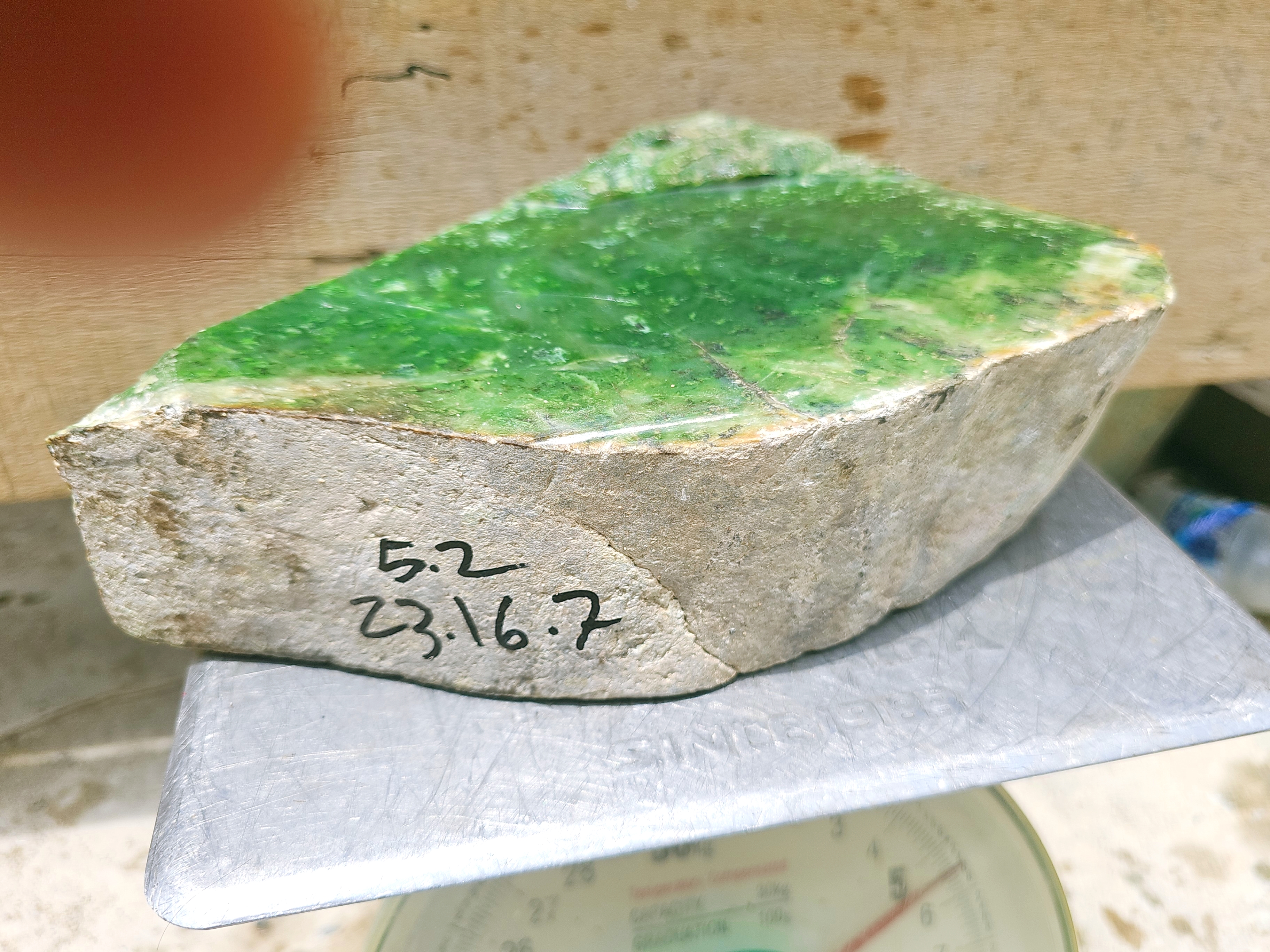 Natural Green Nephrite Jade Rough Slab – 5.2 KG – 23 × 16 × 7 cm