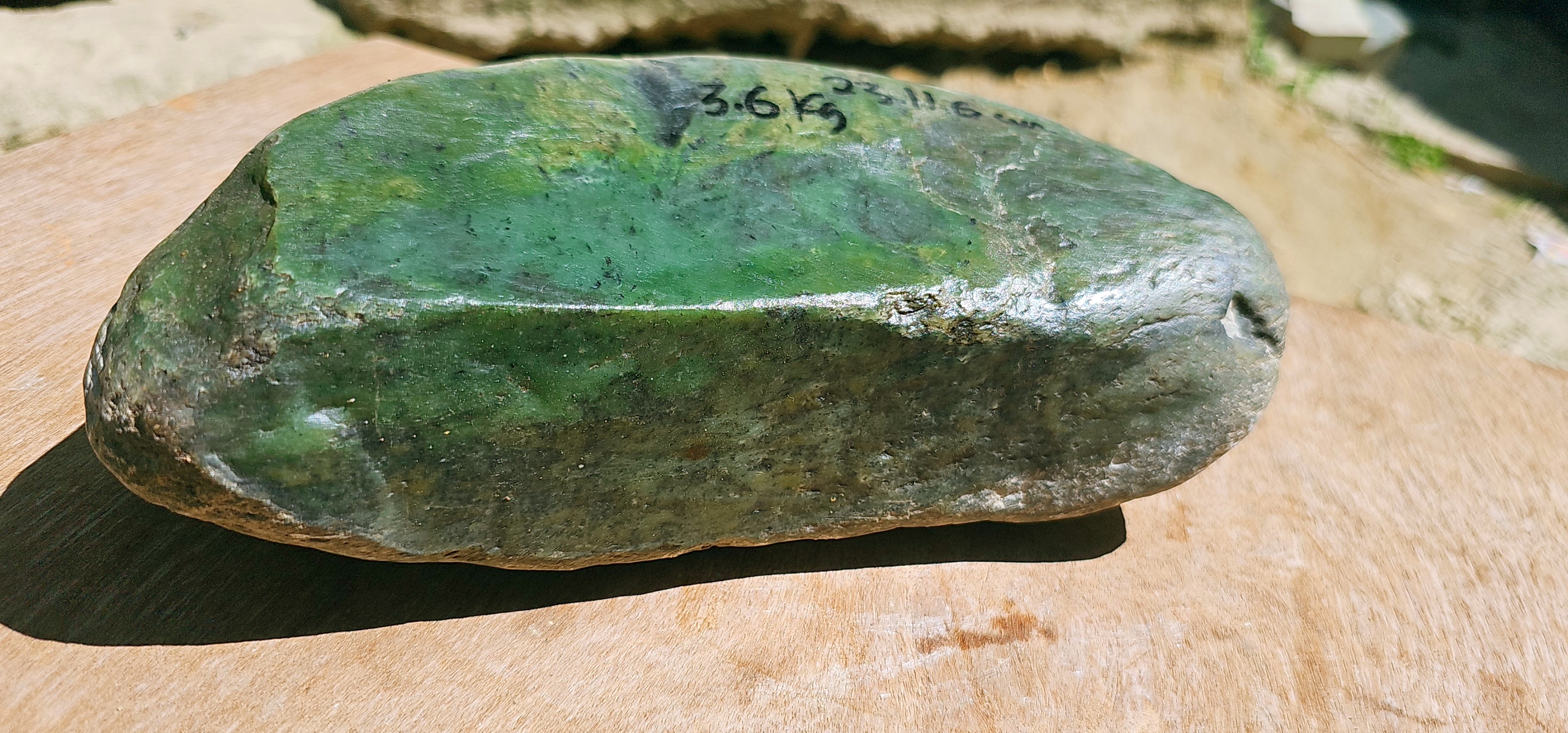 Aceh Natural Deep Forest Green Nephrite Jade with Mossy Cloud Patterns and Organic Contour Rough Stone – 3.6 KG