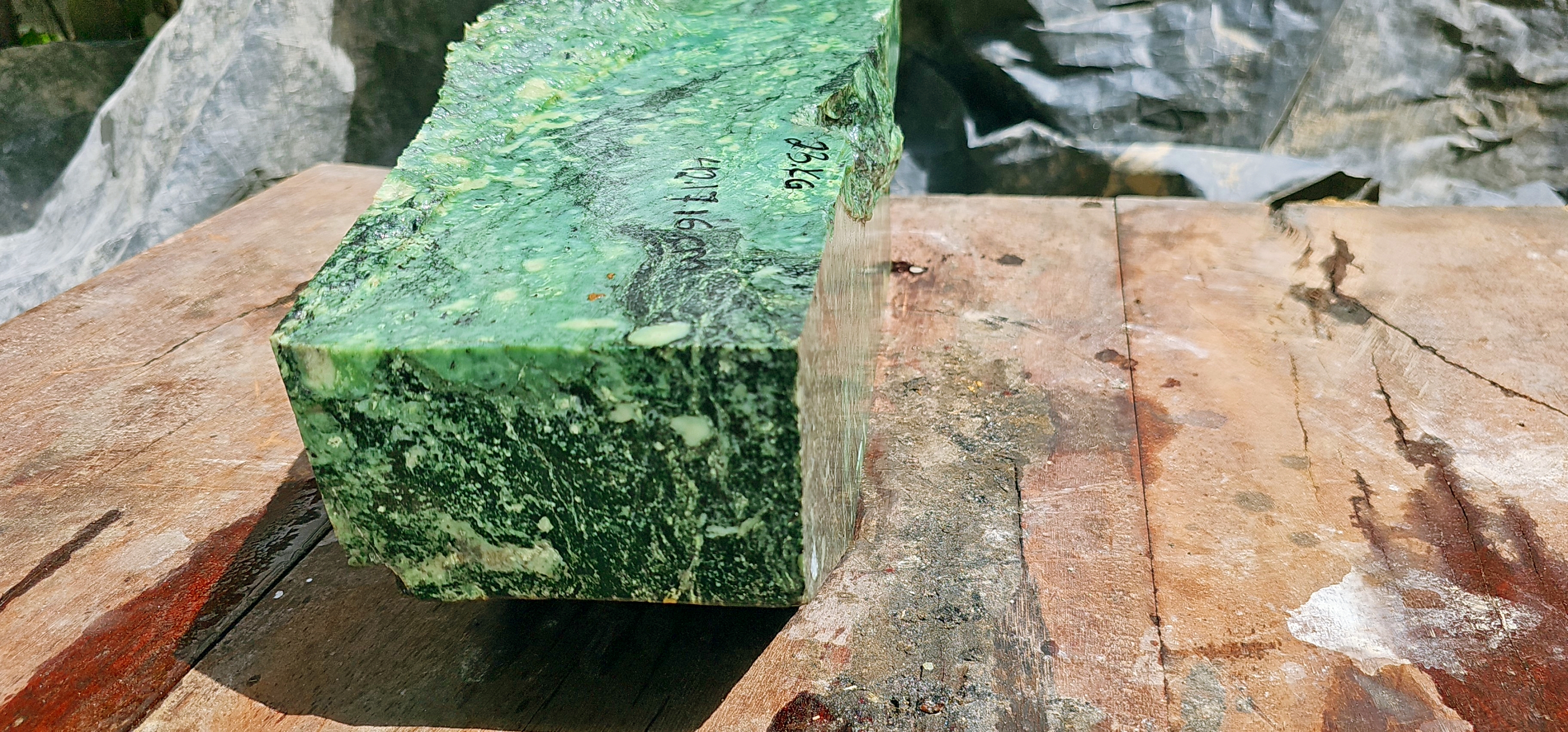 Aceh Natural Deep Forest Green and Moss Green Nephrite Jade with Complex Clouded Veining Rough Stone – 23 KG