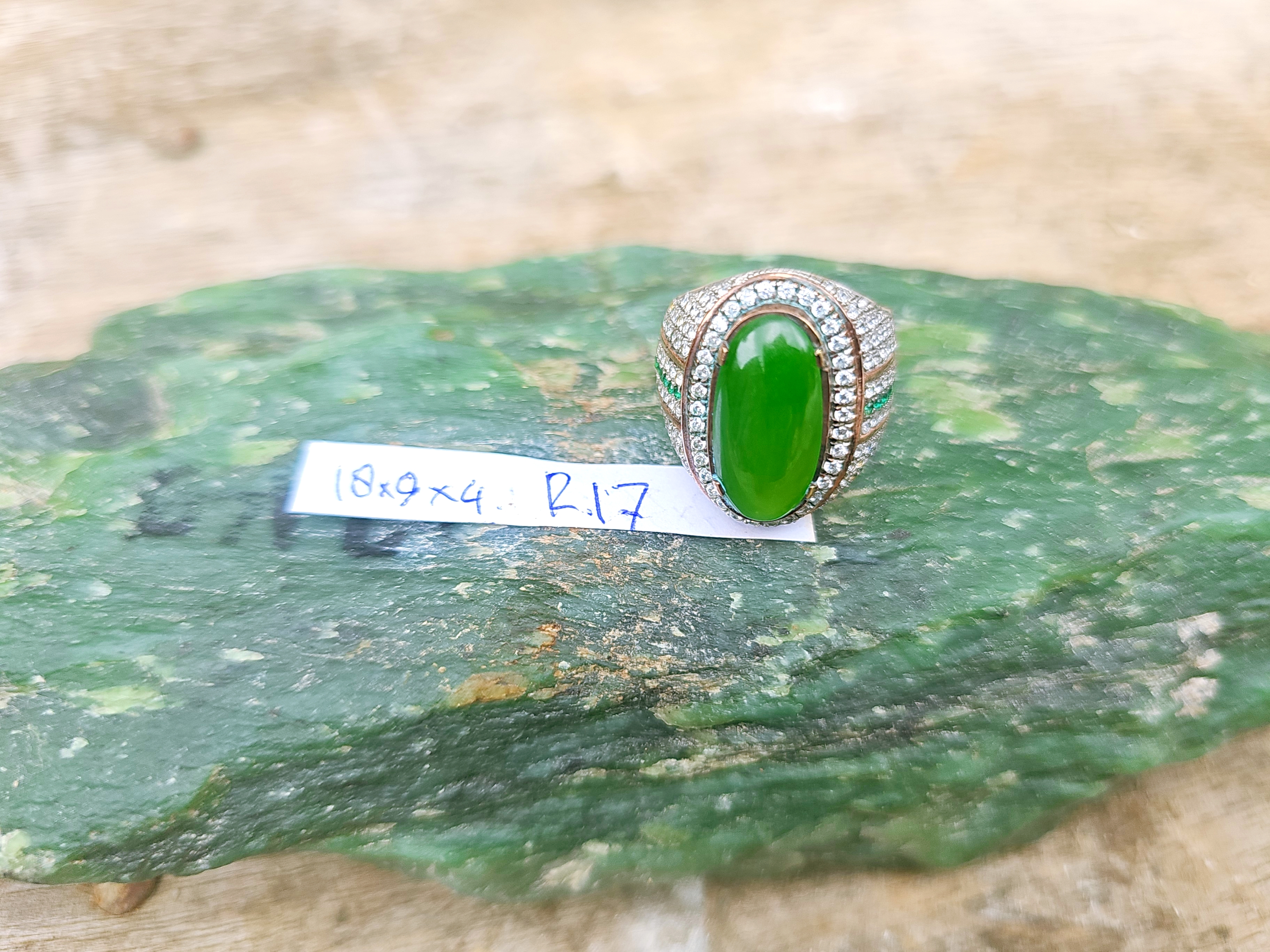 Aceh Vibrant Green Nephrite Jade Ring with Sparkling Accent Stones and Polished Oval Cabochon