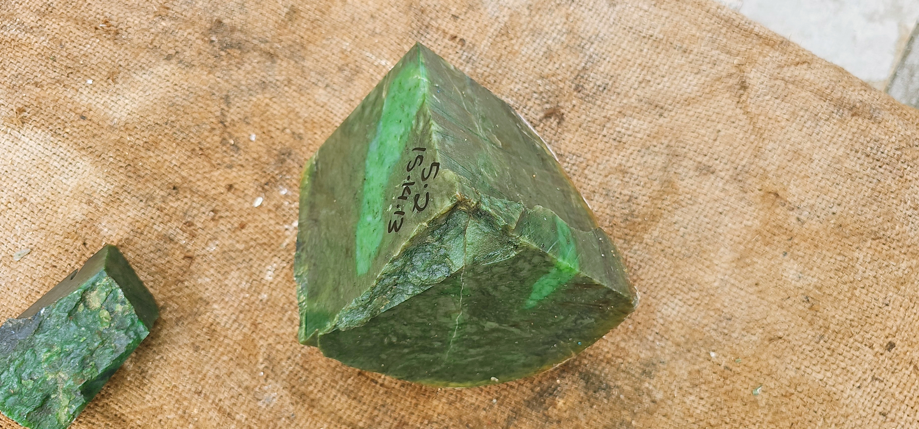 Natural Green Jade Rough Stone – Vivid Green with Deep Green Layered Pattern, 5.2 KG