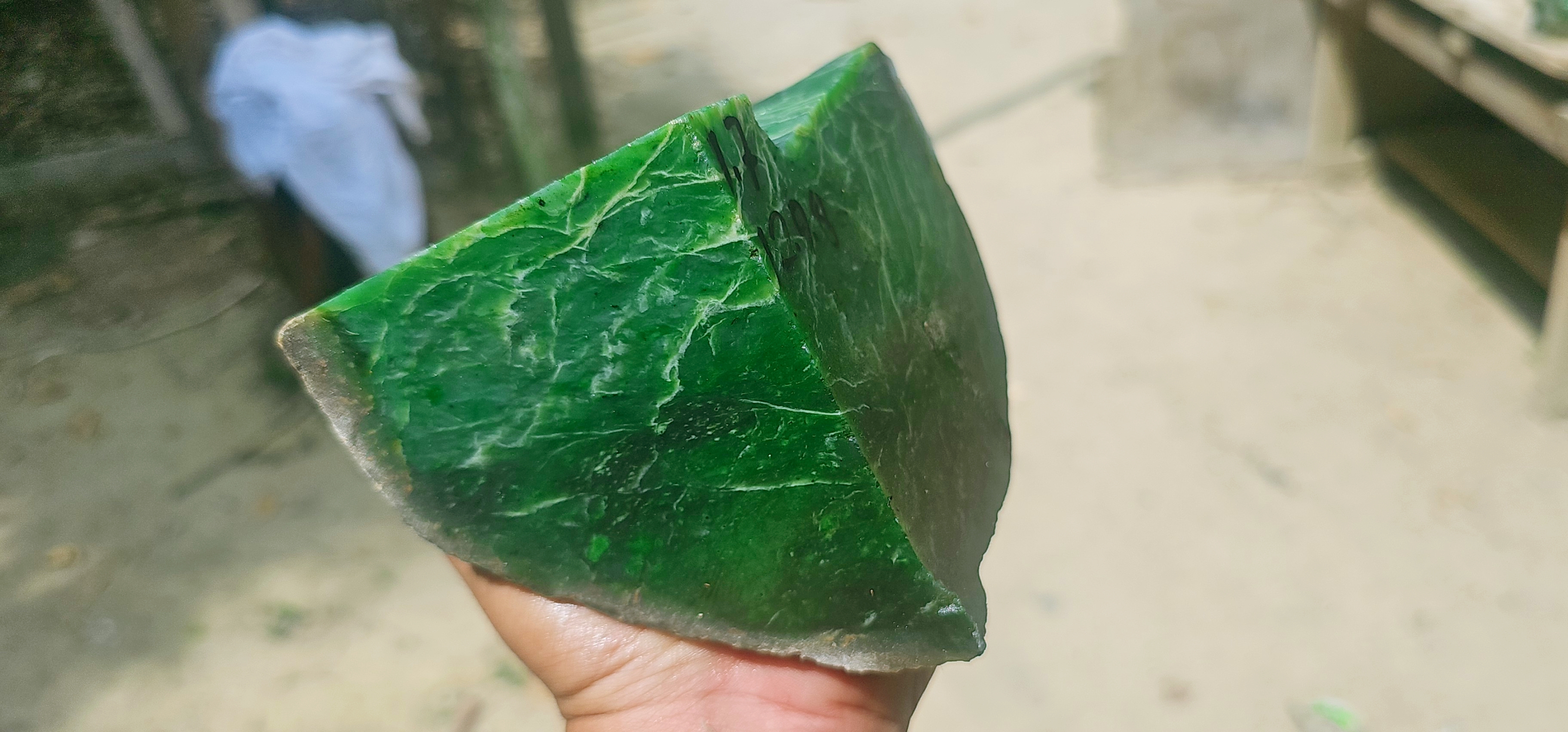 Natural Green Jade Rough Stone – Vibrant Emerald Green with Fine White Veining, 1.7 KG