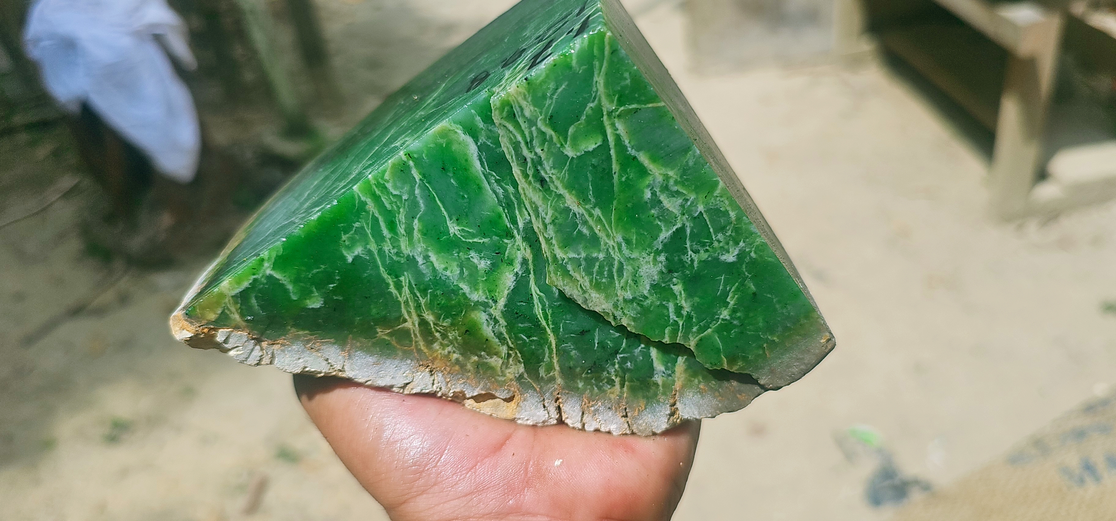 Natural Green Jade Rough Stone – Vibrant Emerald Green with Fine White Veining, 1.7 KG