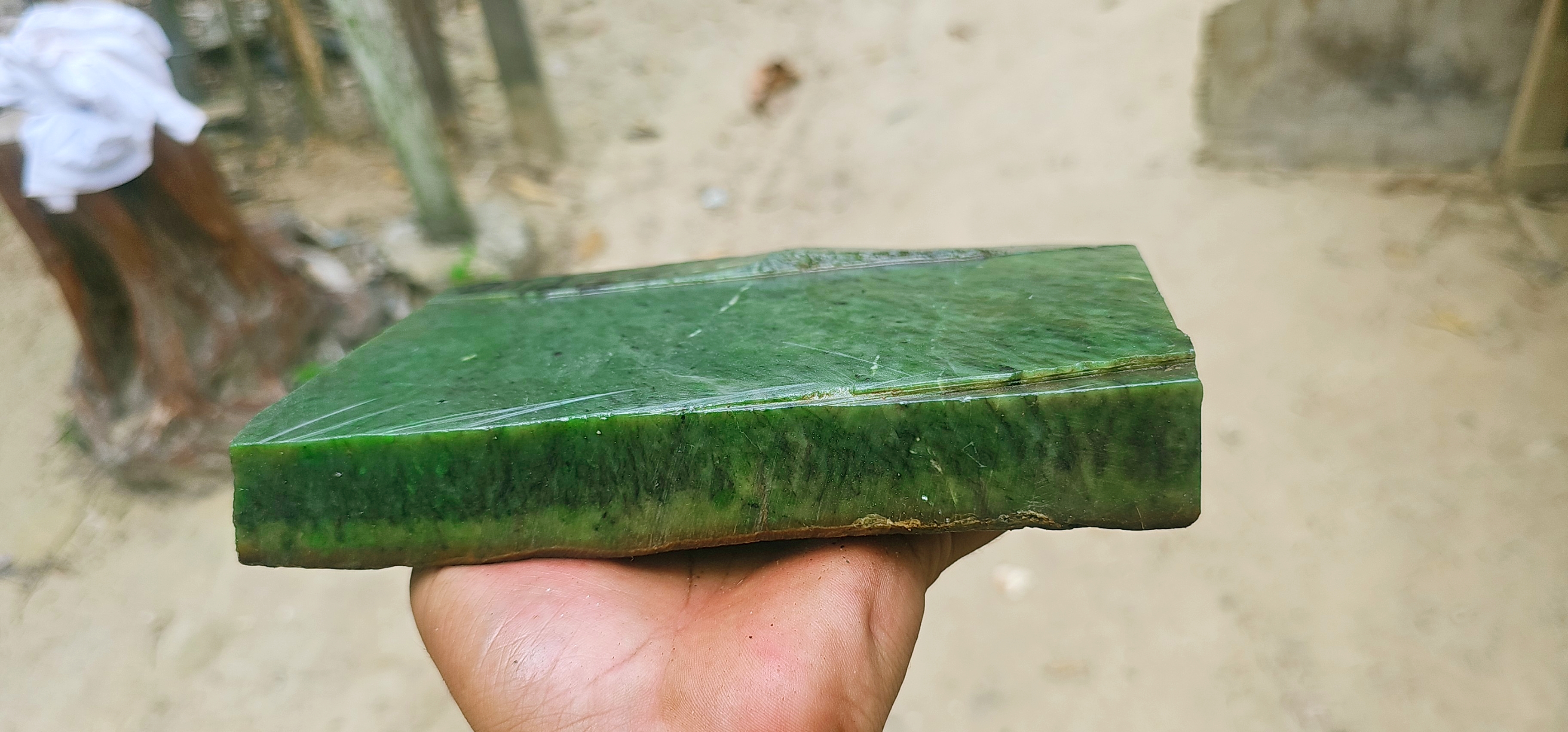 Natural Deep Green Jade Rough Stone – Rich Forest Green with Fine Fibrous Texture & Natural Veining, 2.1 KG