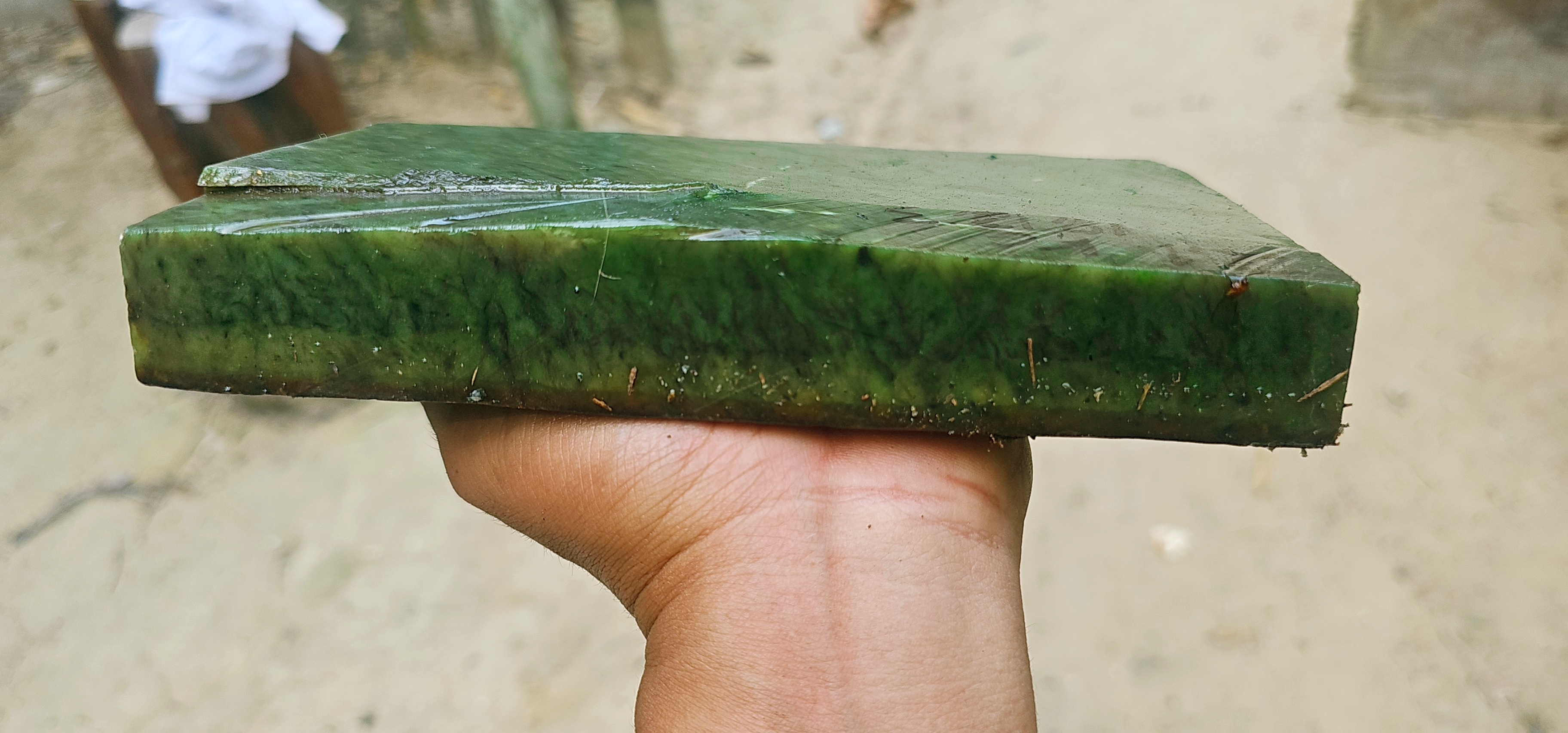 Natural Deep Green Jade Rough Stone – Rich Forest Green with Fine Fibrous Texture & Natural Veining, 2.1 KG