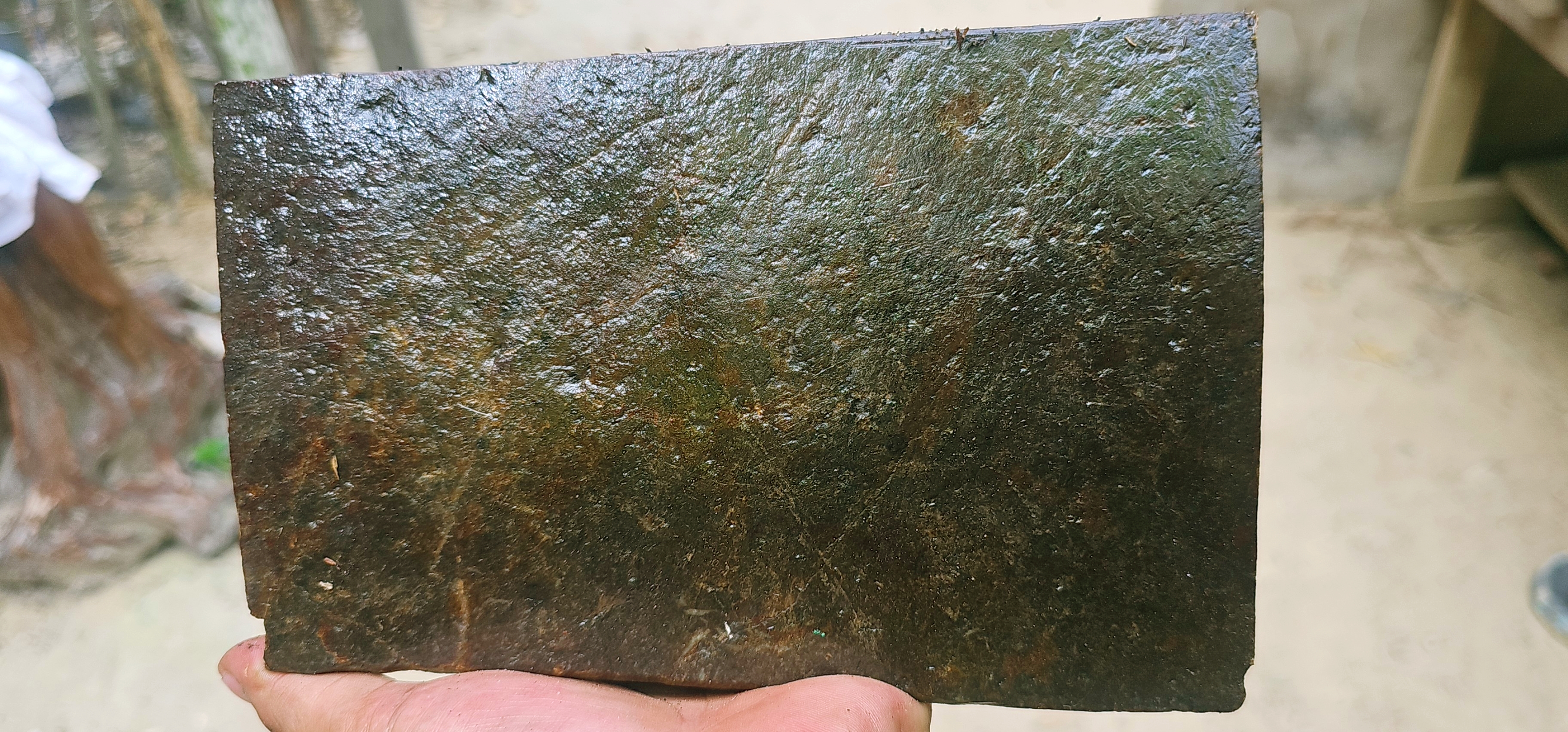 Natural Deep Green Jade Rough Stone – Rich Forest Green with Fine Fibrous Texture & Natural Veining, 2.1 KG