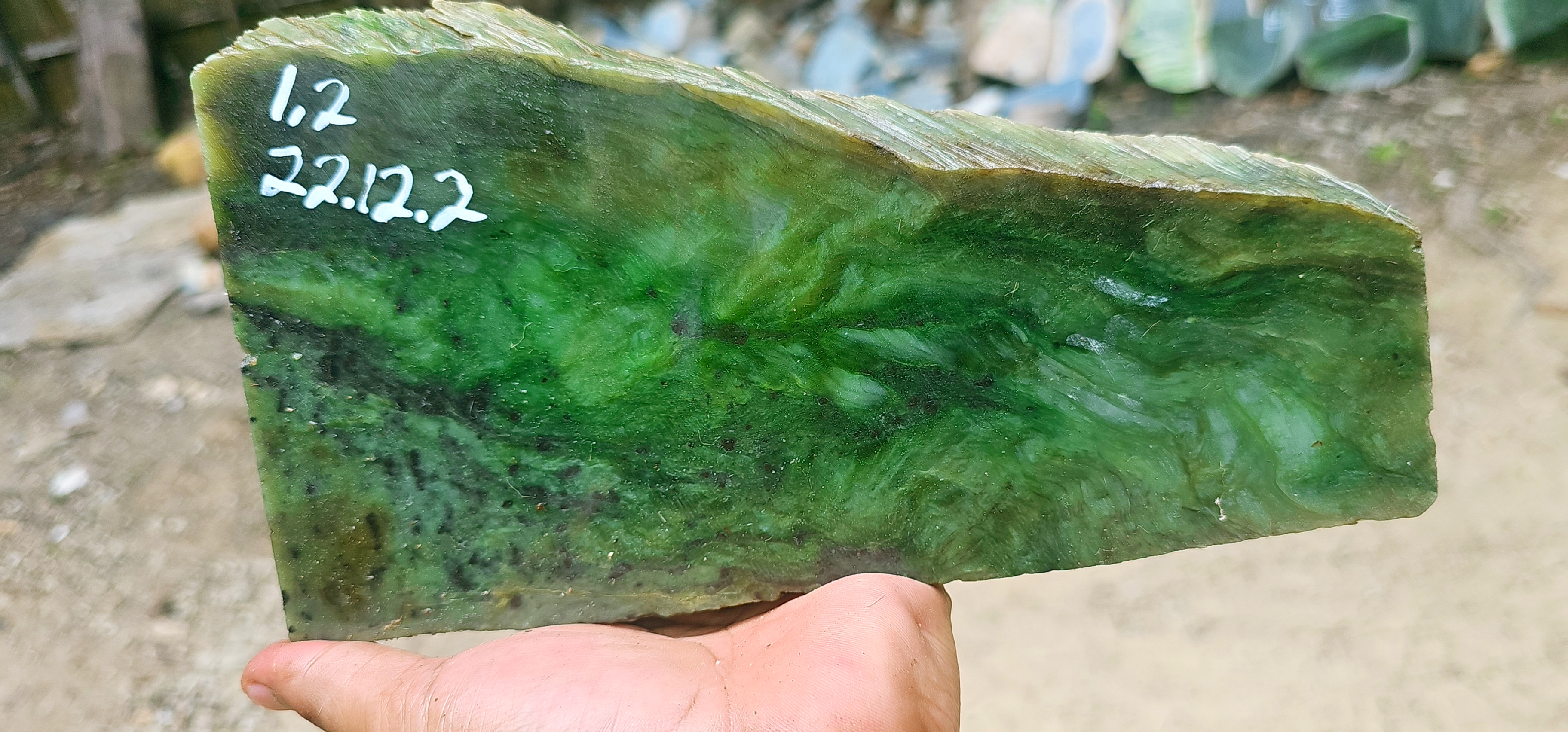 Natural Green Jade Rough Stone – Vivid Emerald Green with Deep Forest-Green Matrix & Flowing Fibrous Patterns, 1.2 KG