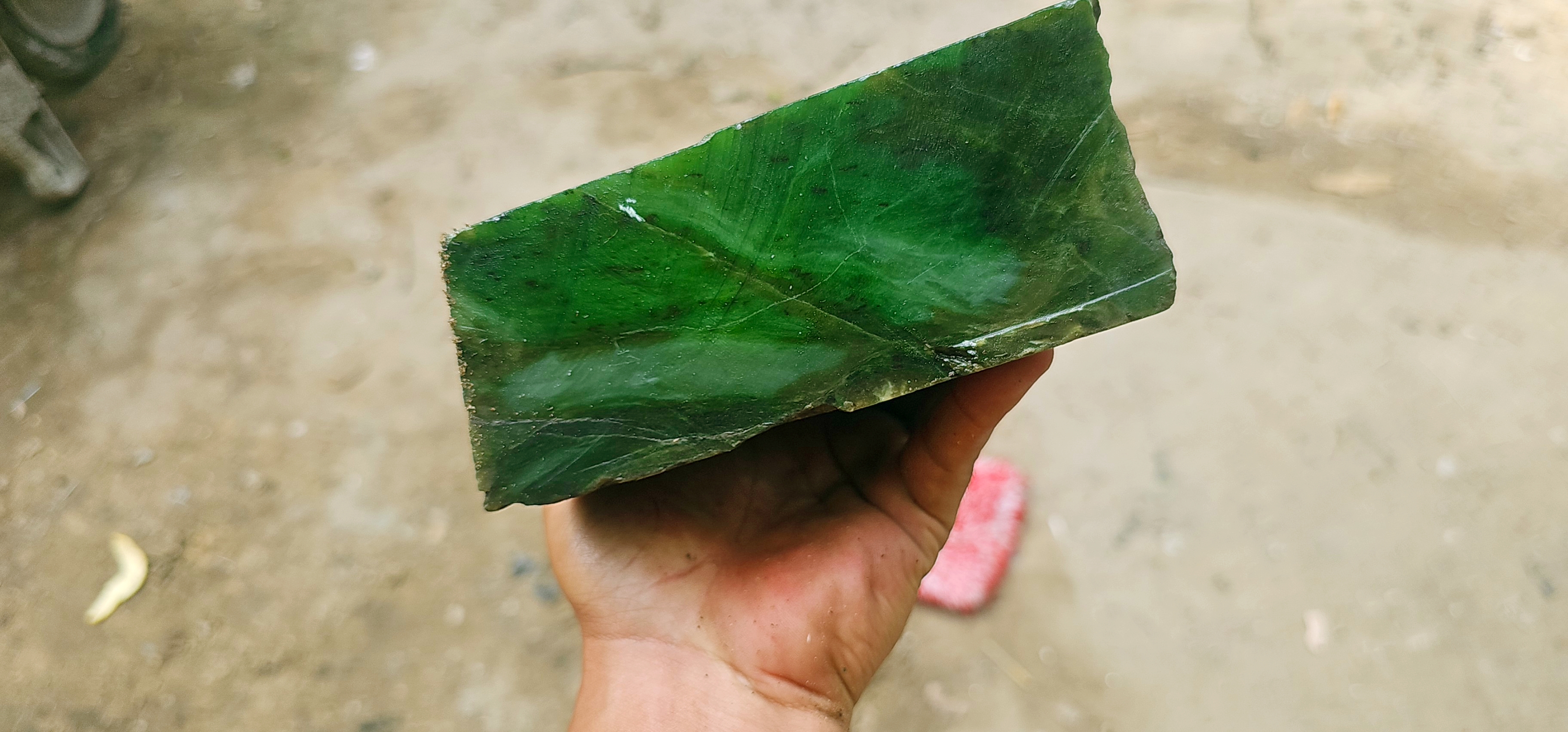 Natural Green Jade Rough Stone – Bright Emerald-Green Section with Dark Green Matrix, 2.8 KG