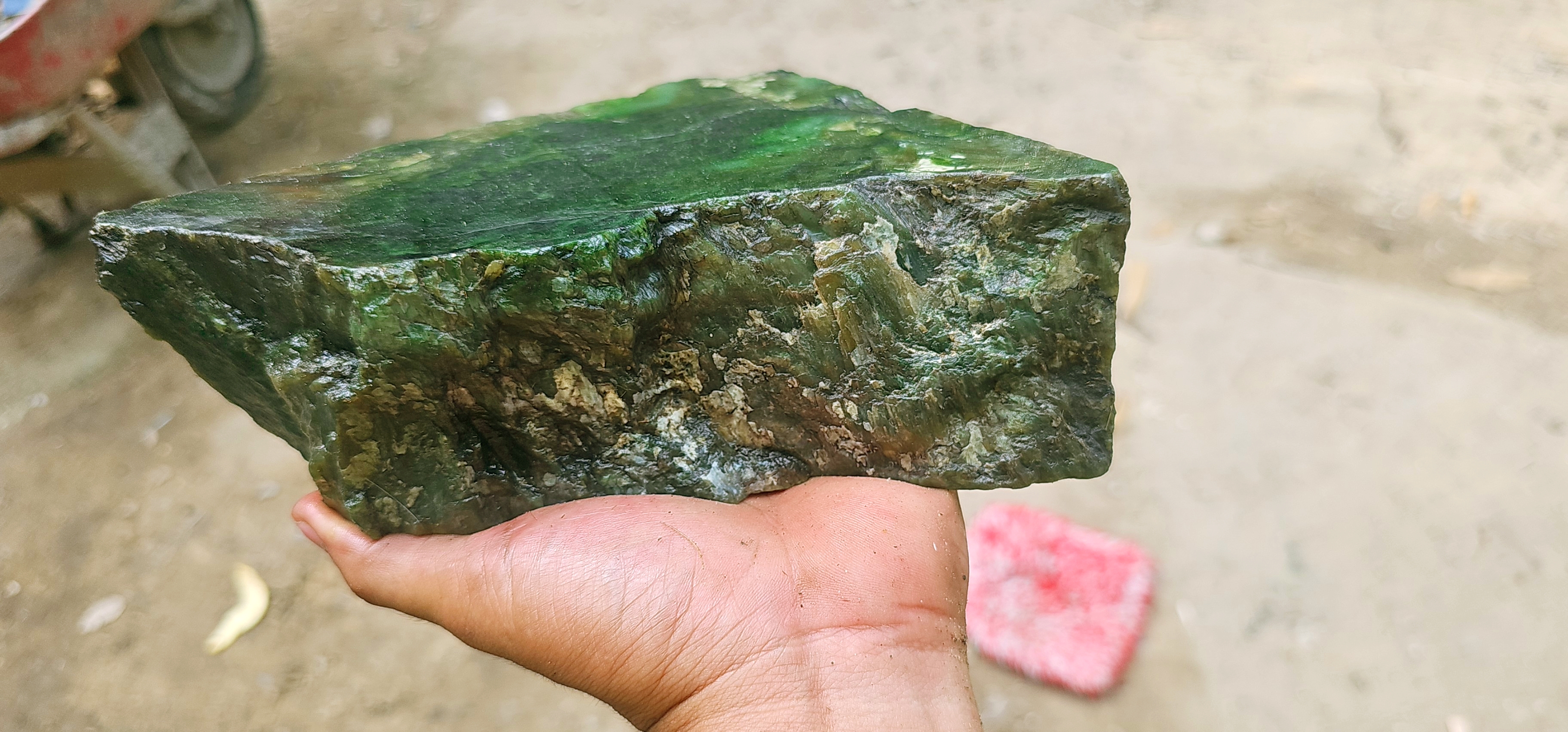 Natural Green Jade Rough Stone – Bright Emerald-Green Section with Dark Green Matrix, 2.8 KG