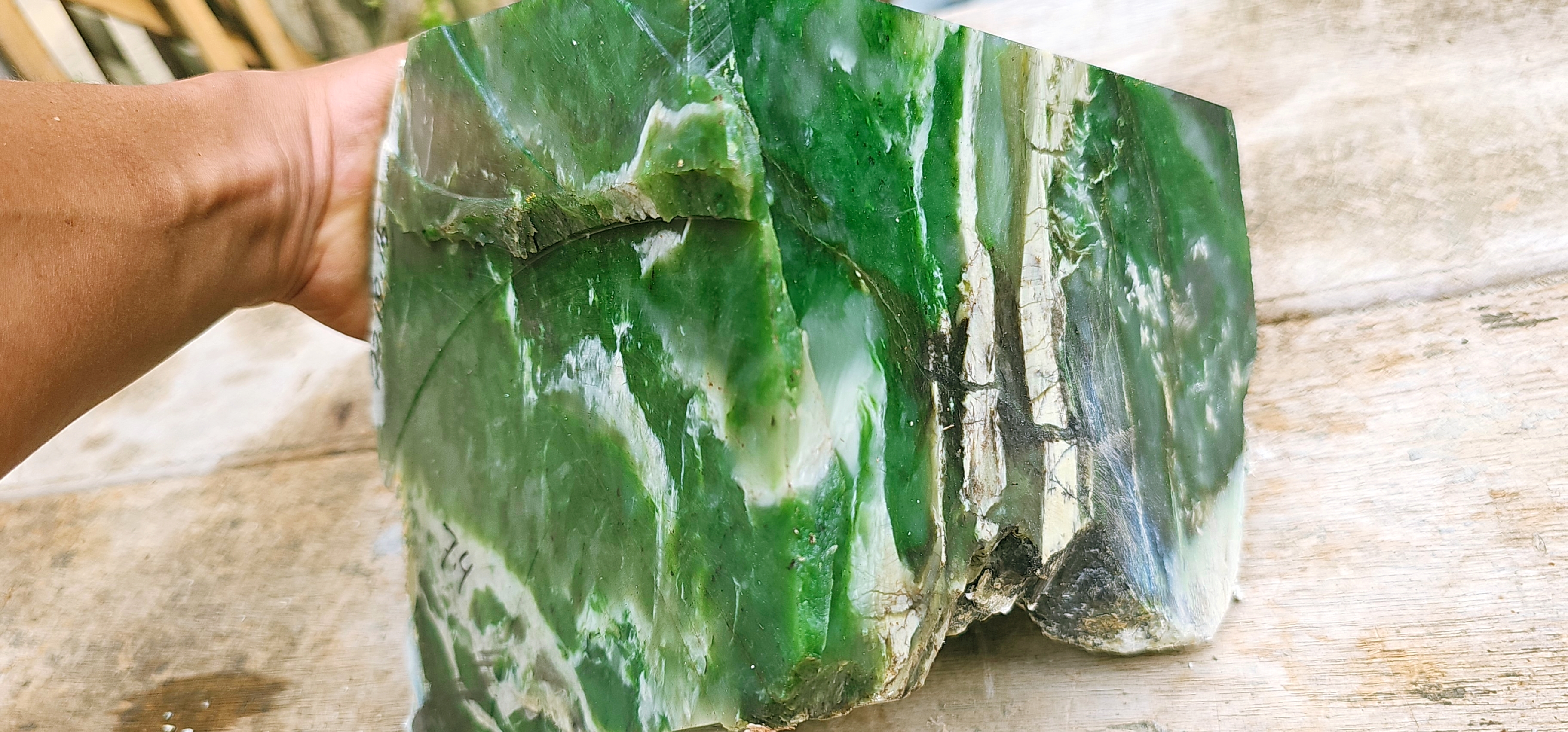 Natural Green Jade Rough Slab – Rich Emerald & Forest Green Body with Strong White Mineral Veining, Translucent Green Zones & Distinct Natural Color Zoning – 7.4 KG