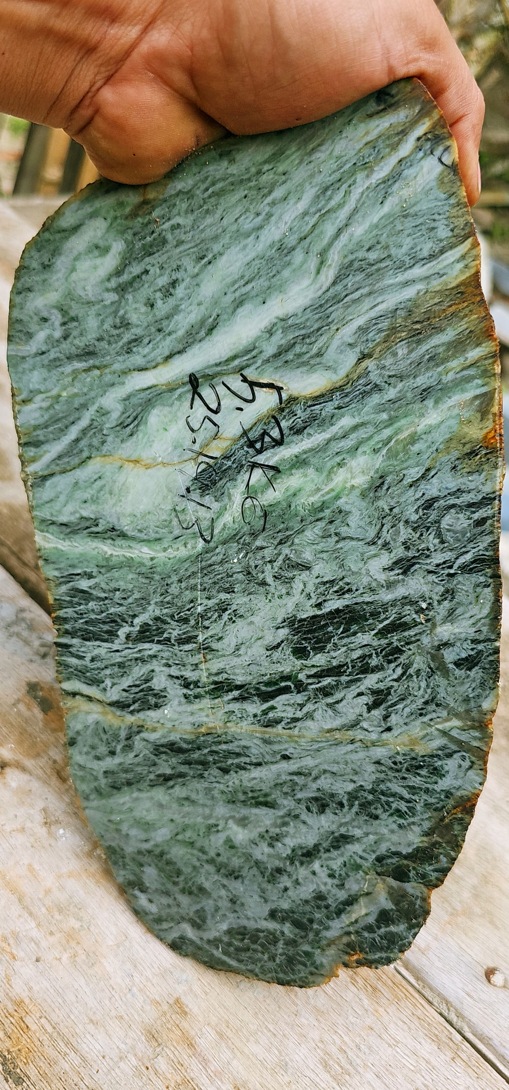 Natural Green-Gray Jade-Like Rough Slab – Distinctive Fibrous Vein Texture, Silver-Green Matrix, Dark Green Mineral Zoning & Natural Linear Pattern – 5.3 KG