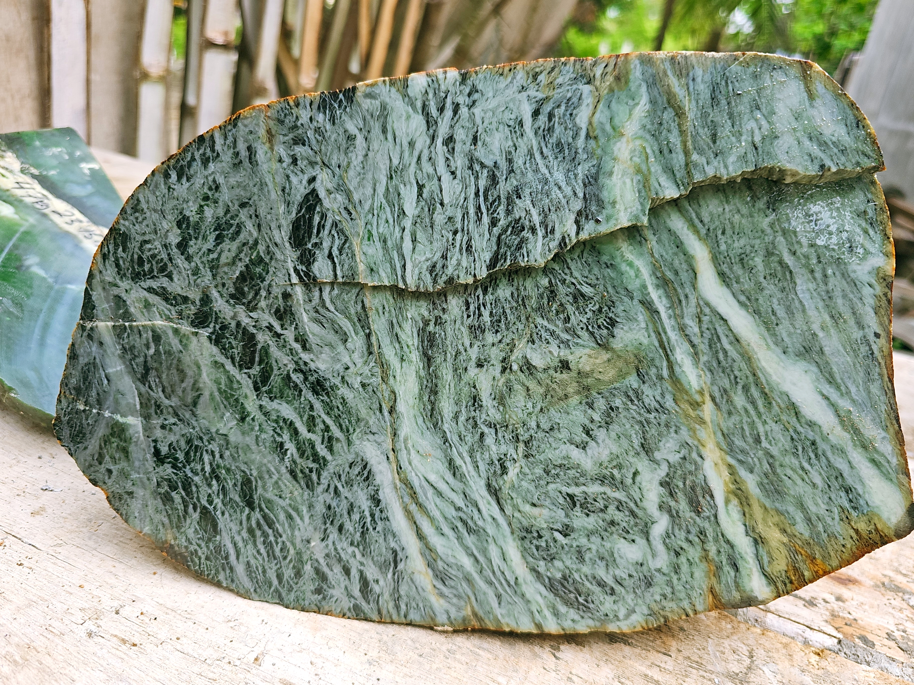 Large Natural Green Serpentine/Jade-Like Rough Slab – Pale Sage-Green Base, Dark Forest-Green Fibrous Veining, Strong Flowing Texture & Natural Brown Matrix – 7.9 KG