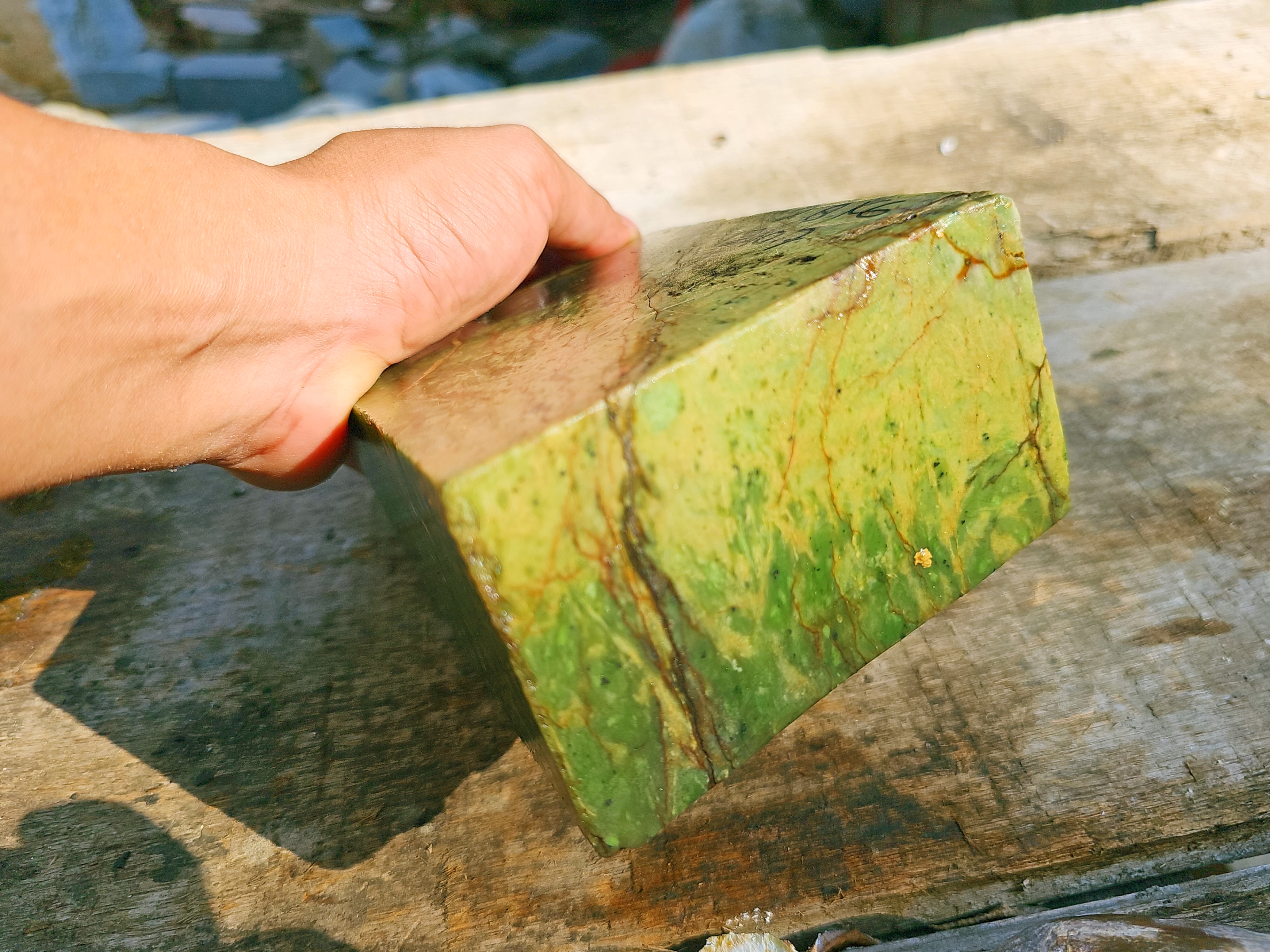 Aceh Natural Nephrite Jade – Olive Green & Deep Forest Green with Golden-Brown Matrix Veining – 2.8 KG