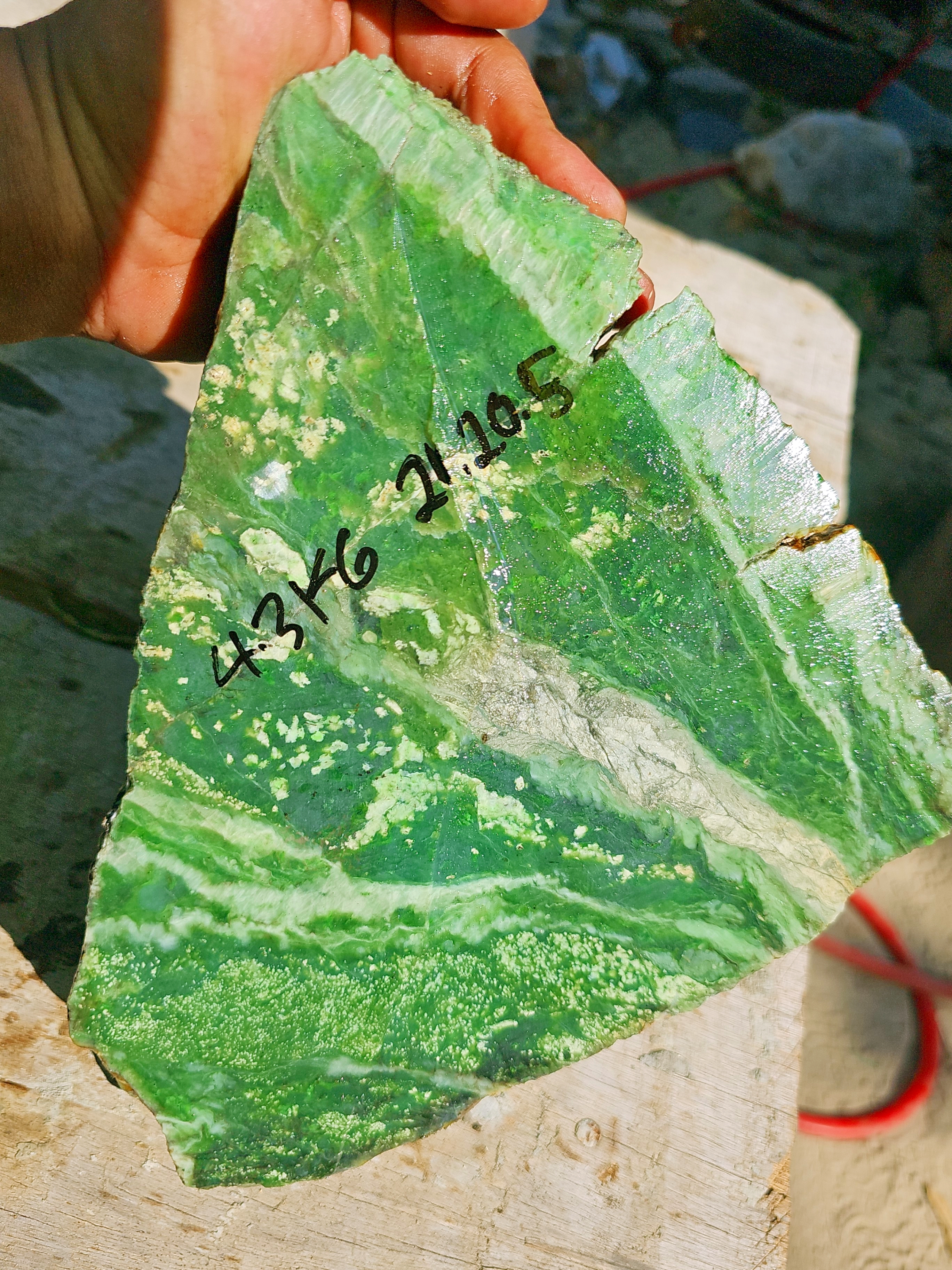 Aceh Natural Vivid Green Nephrite Jade Slab – 4.3 KG