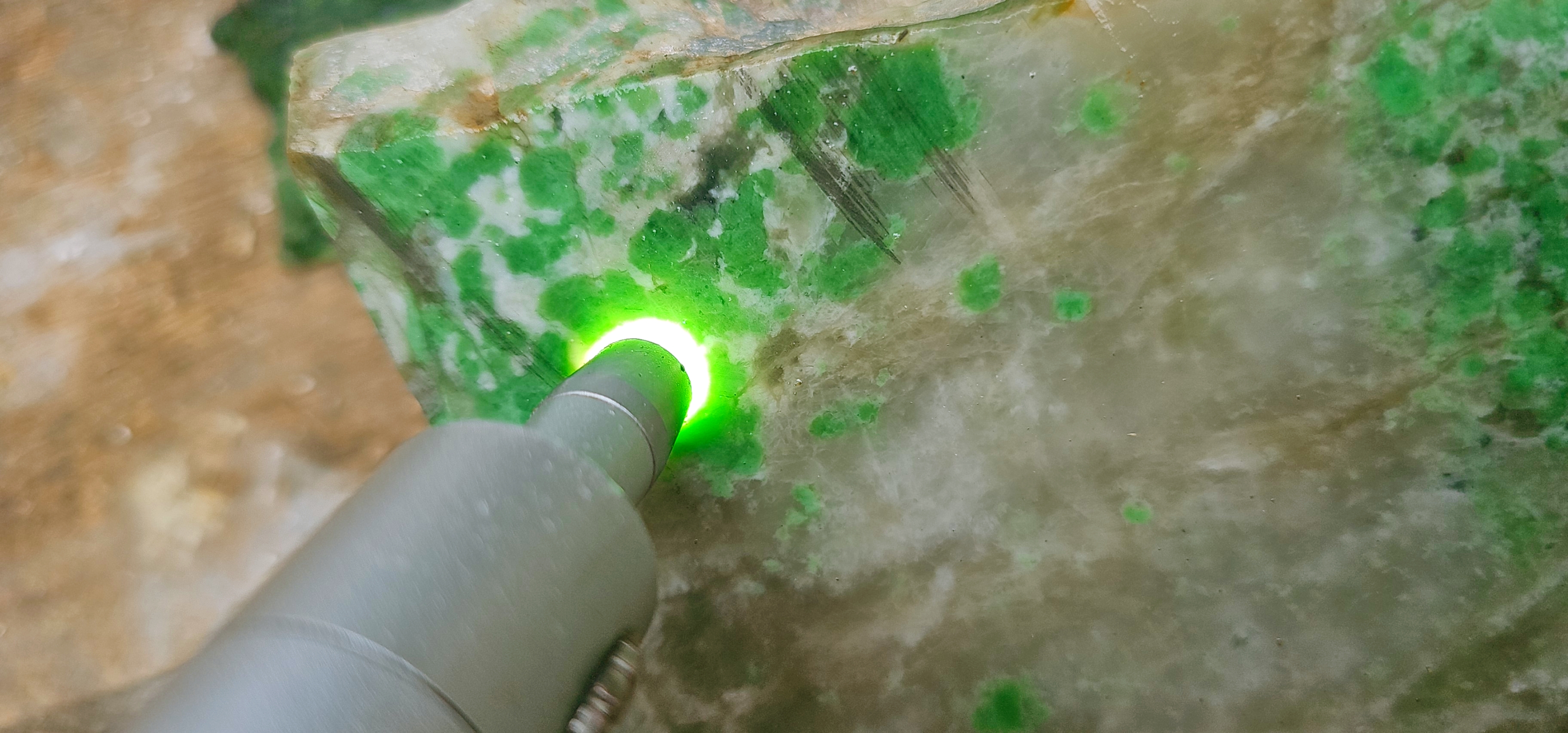 Aceh Natural Vibrant Emerald Green and Muted Grey Nephrite Jade Slab – 3 KG