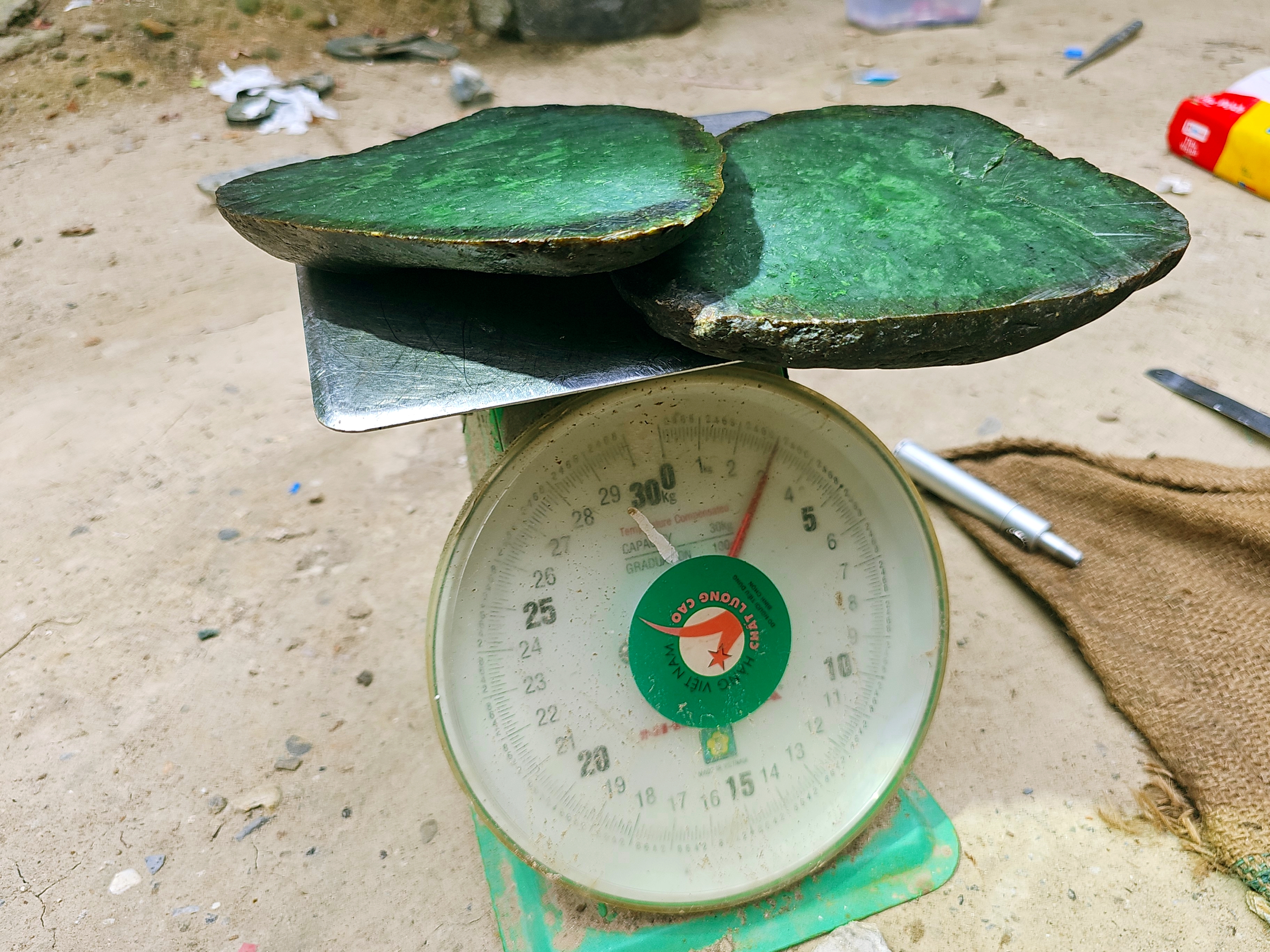 Aceh Natural Vibrant Green Nephrite Jade Rough Stone – 3 KG