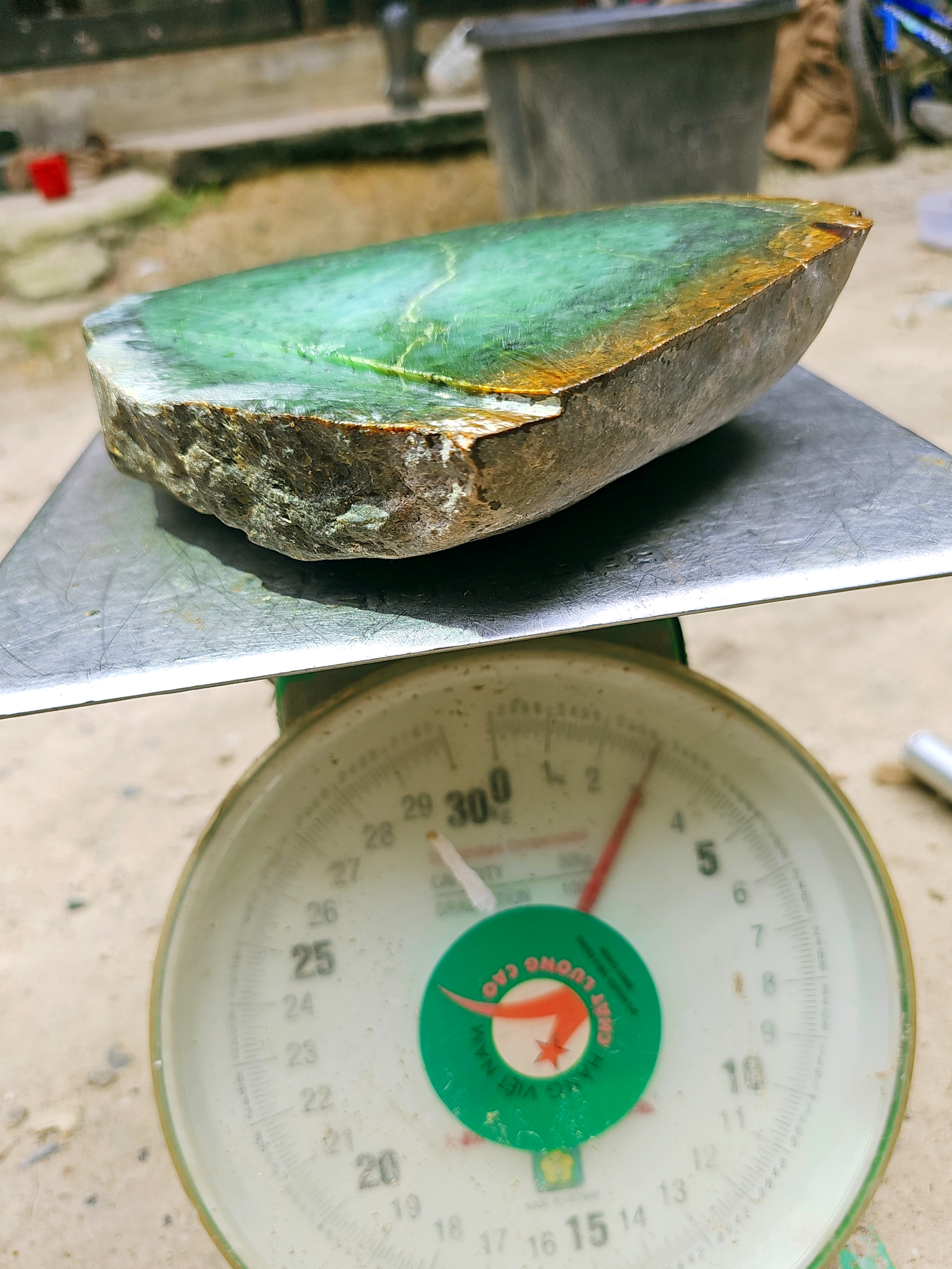 Aceh Natural Vibrant Apple Green Nephrite Jade Slab – 3 KG