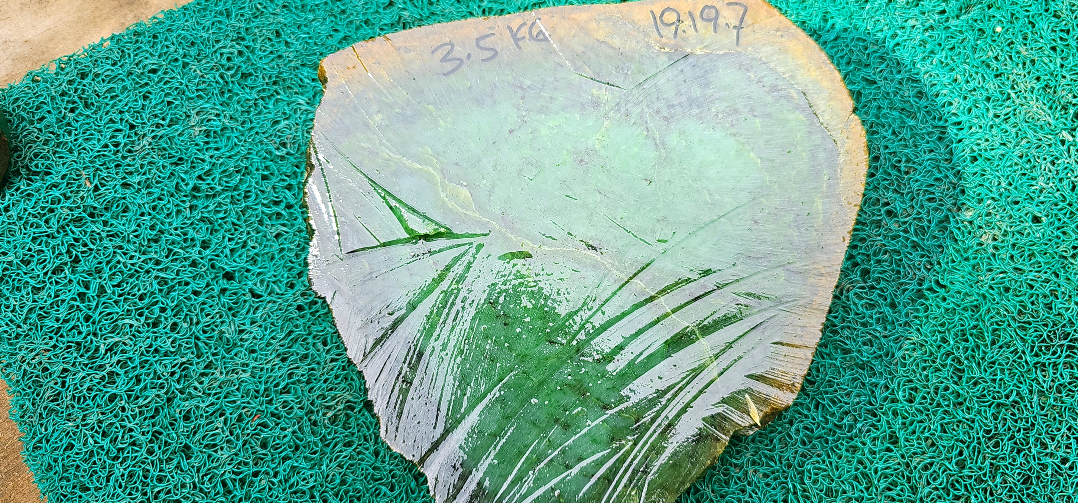 Aceh Natural Vivid Green Nephrite Jade Raw Stone – 3.5 KG
