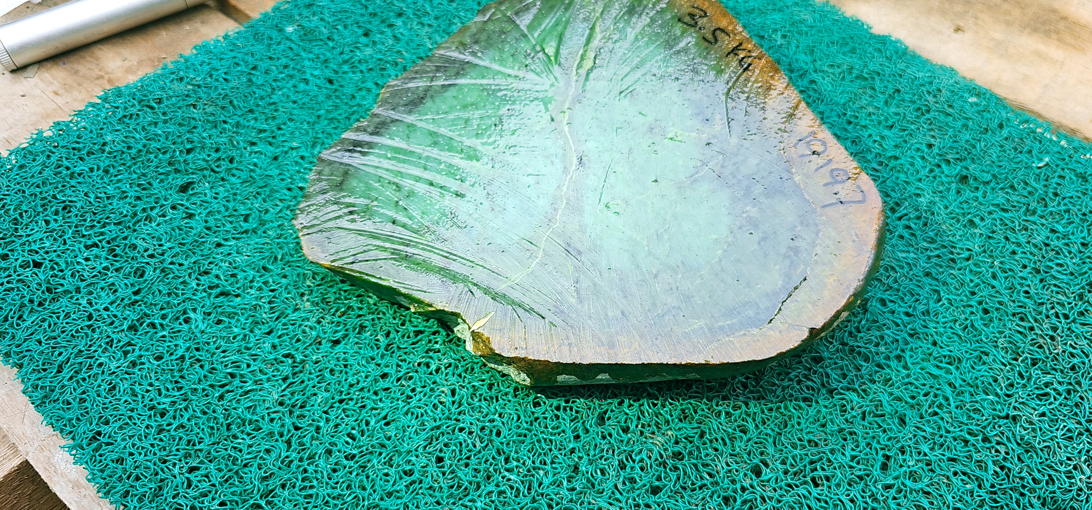 Aceh Natural Vivid Green Nephrite Jade Raw Stone – 3.5 KG
