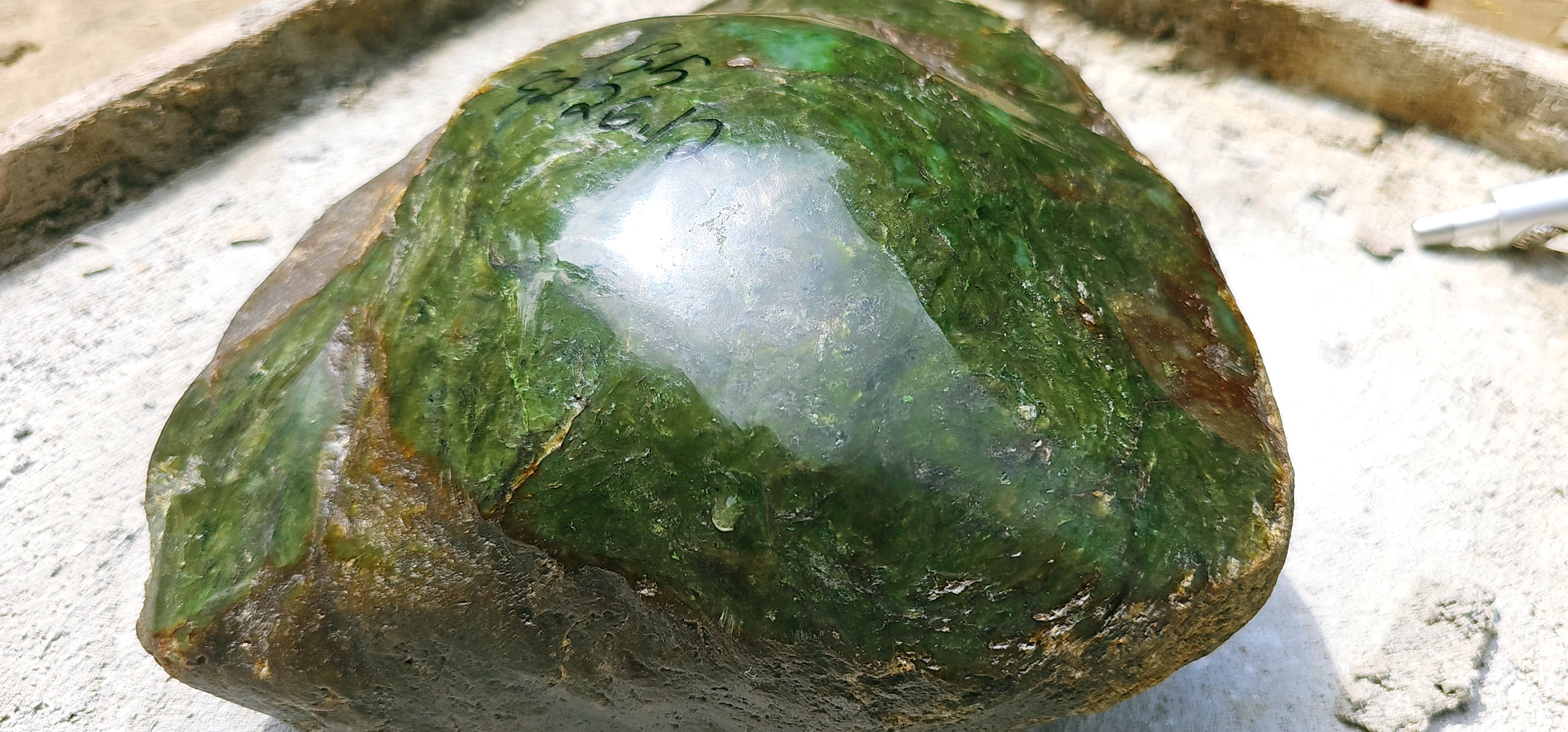 Aceh Natural Rich Green Nephrite Jade Raw Stone – 13.5 KG