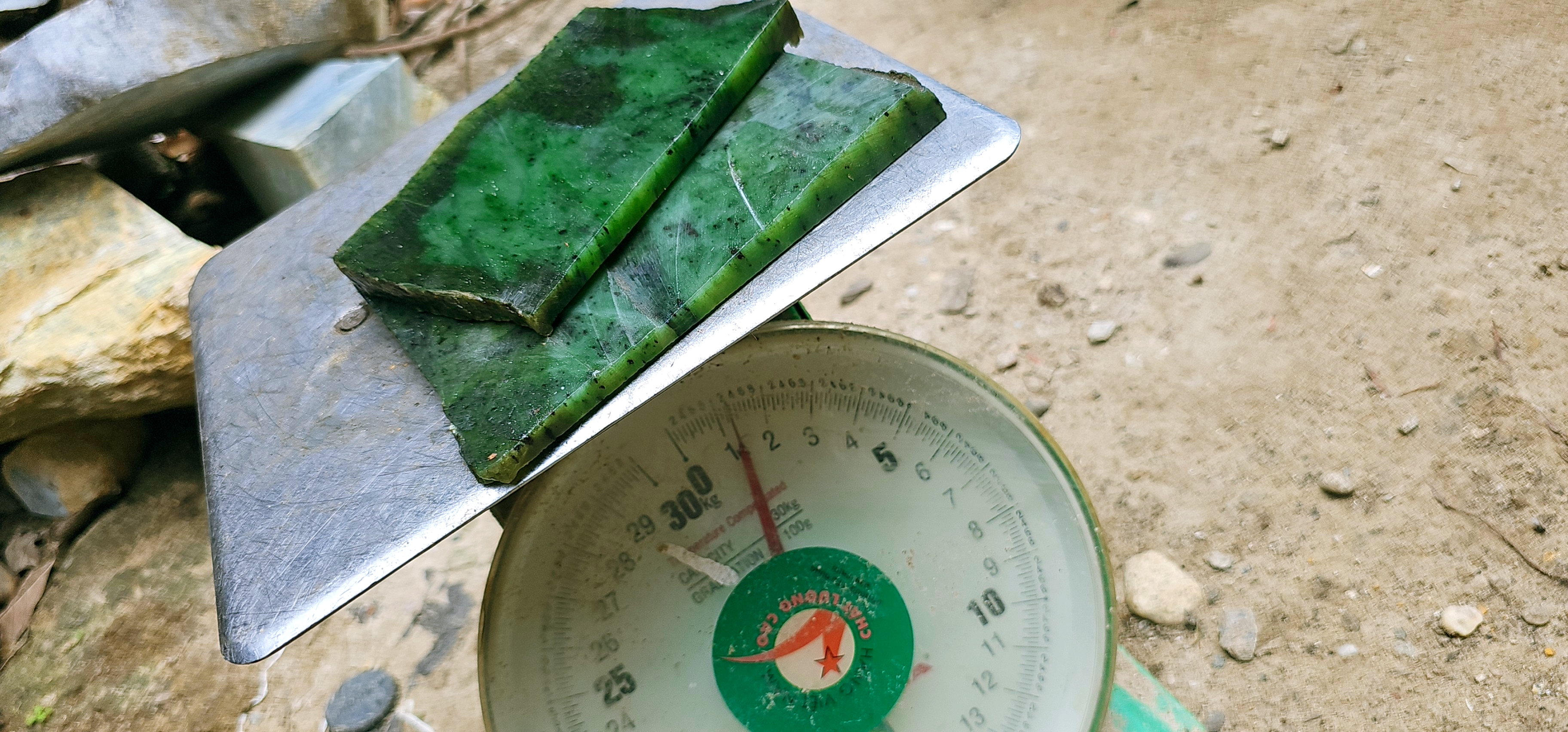Aceh Natural Vibrant Emerald Green Nephrite Jade Rough Stone – 1.2 KG