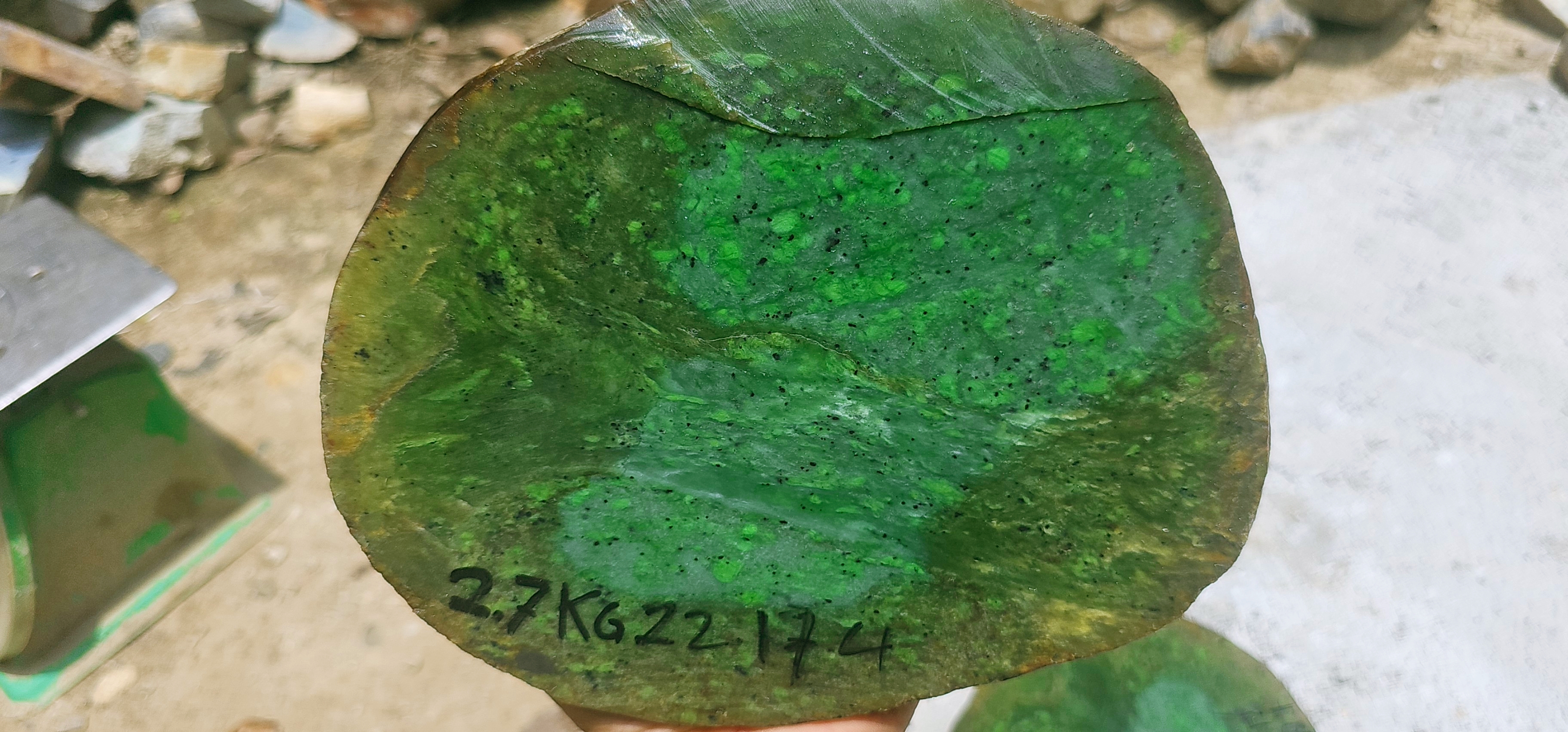 2PCS Aceh Natural Vivid Green Nephrite Jade Rough Stone – 4.5 KG