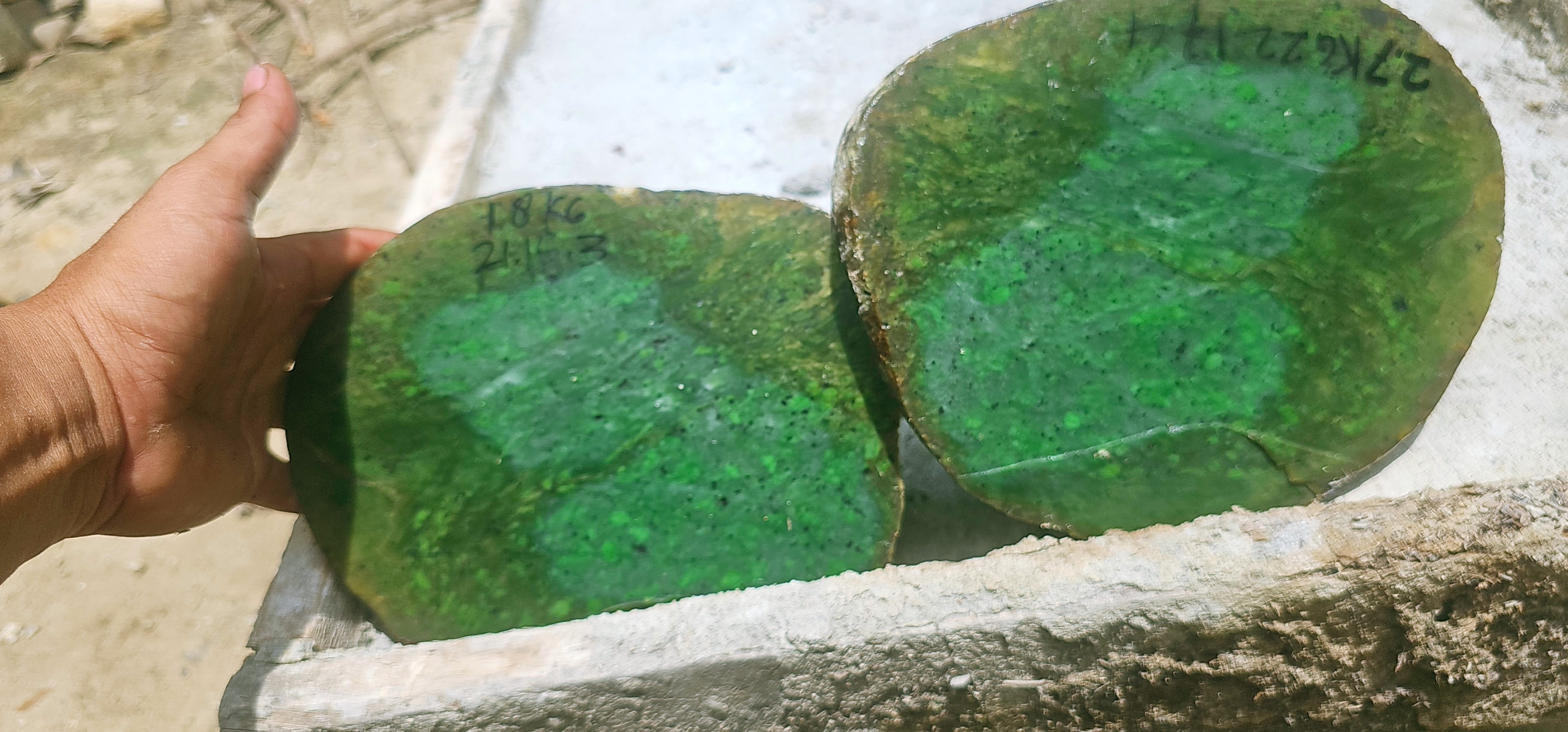 2PCS Aceh Natural Vivid Green Nephrite Jade Rough Stone – 4.5 KG