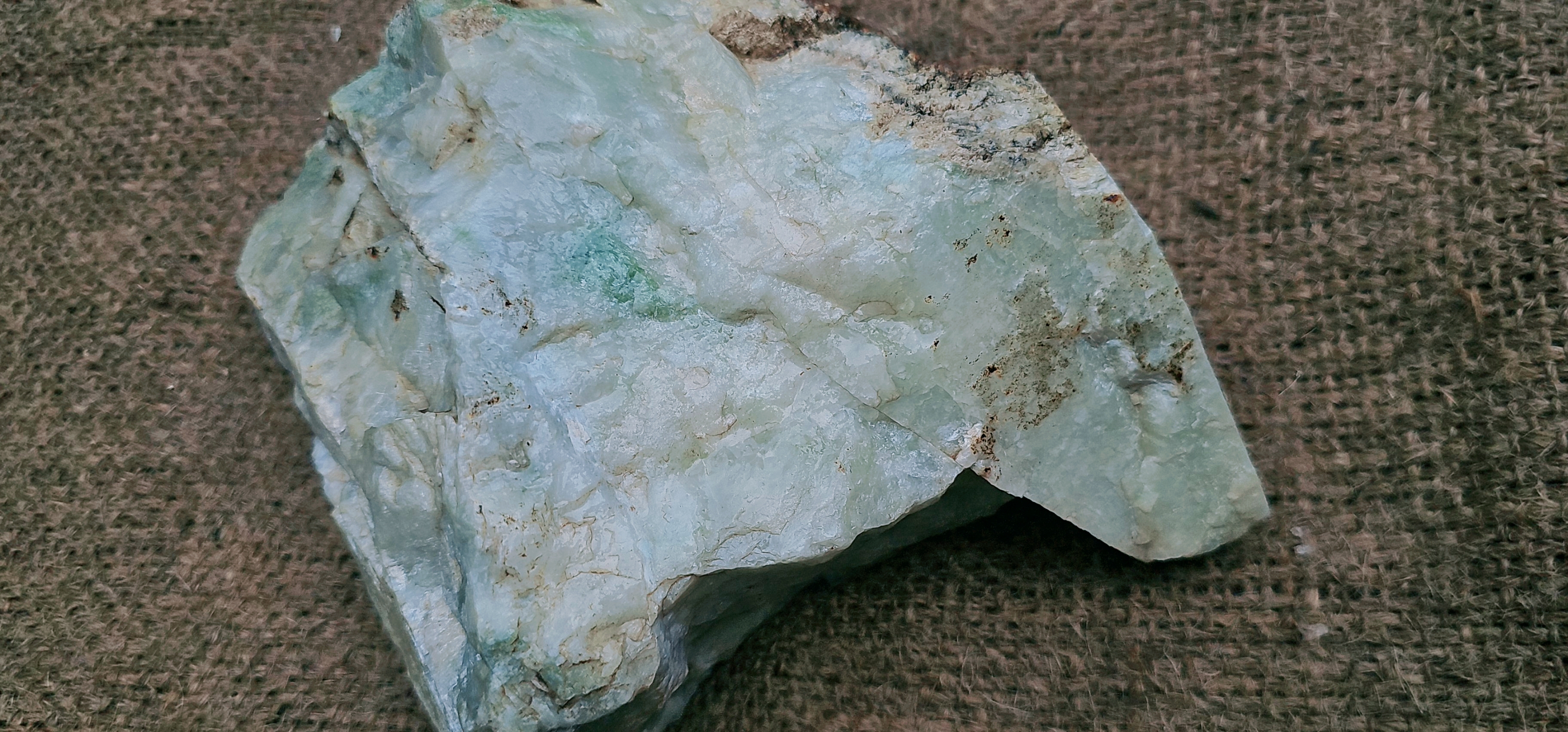Aceh Natural Ice Jade Rough Stone with Pale Green Clouded Veining and Textured Contours – 5.3 KG