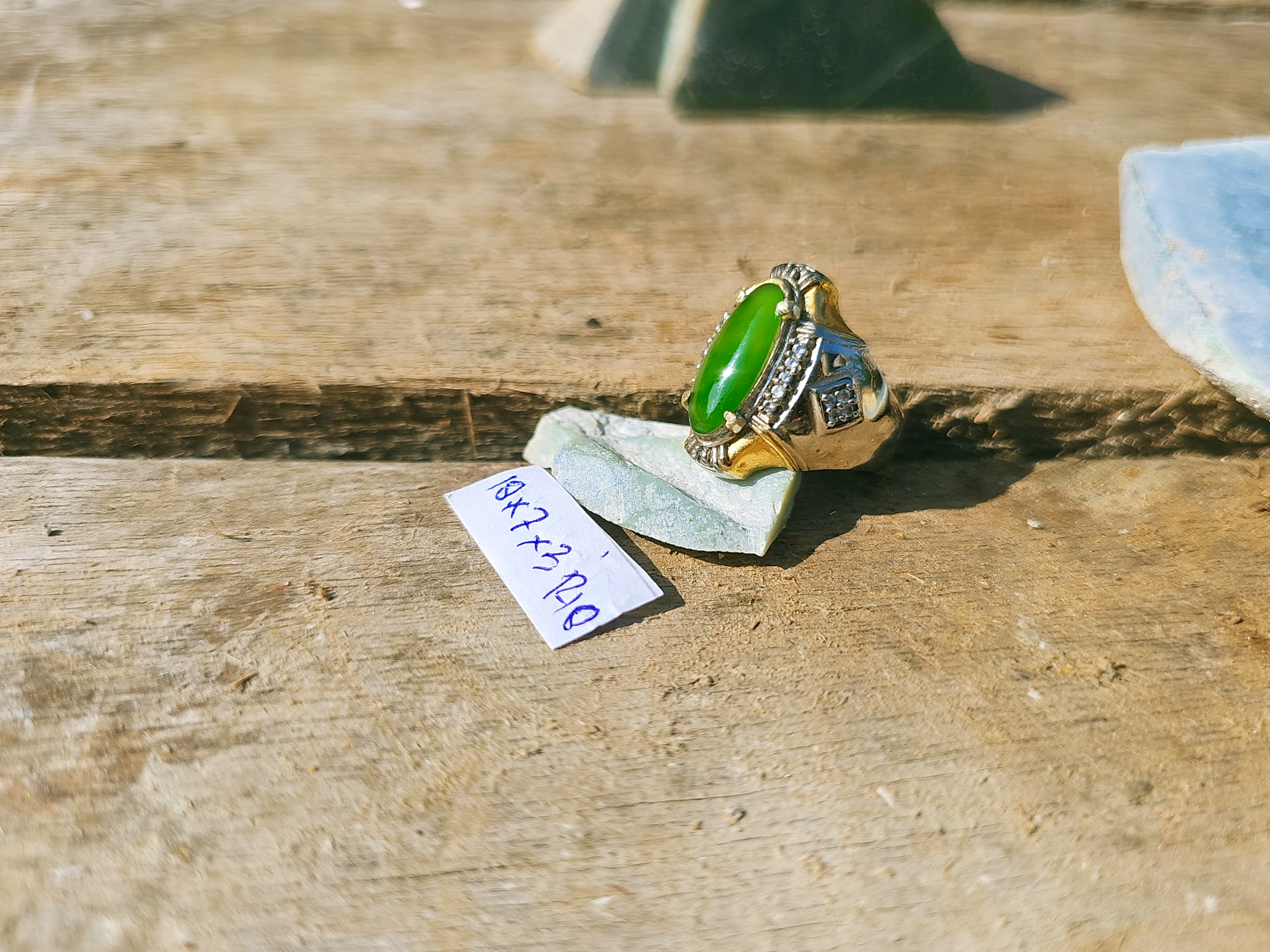 Aceh Vibrant Green Nephrite Jade Oval Cabochon Ring with Ornate Setting and Accent Stones – Accessories