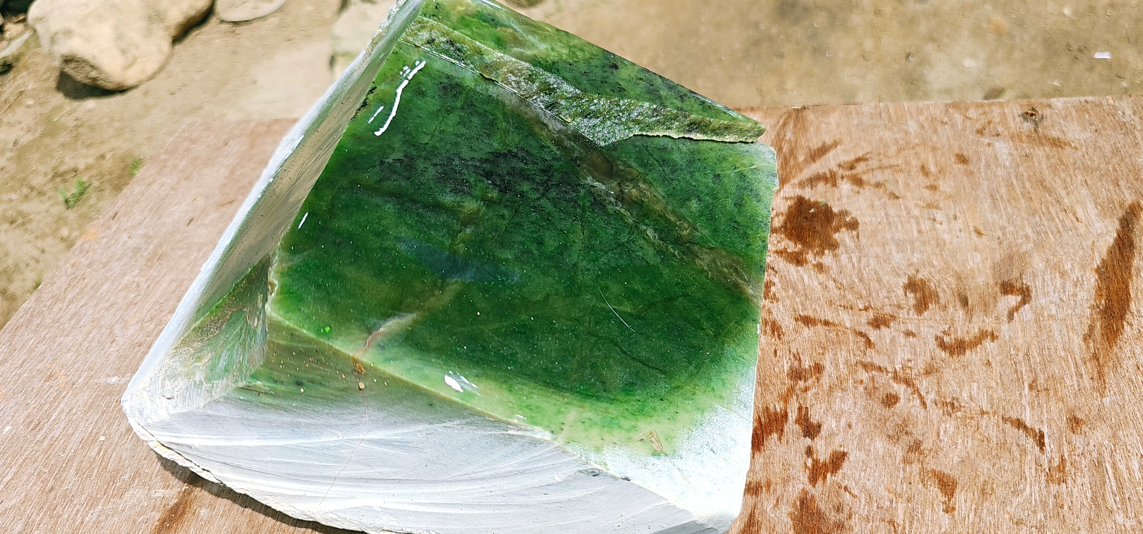 Aceh Natural Moss Green and Deep Forest Green Nephrite Jade Slab with Visible Mineral Veining Rough Stone – 8 KG