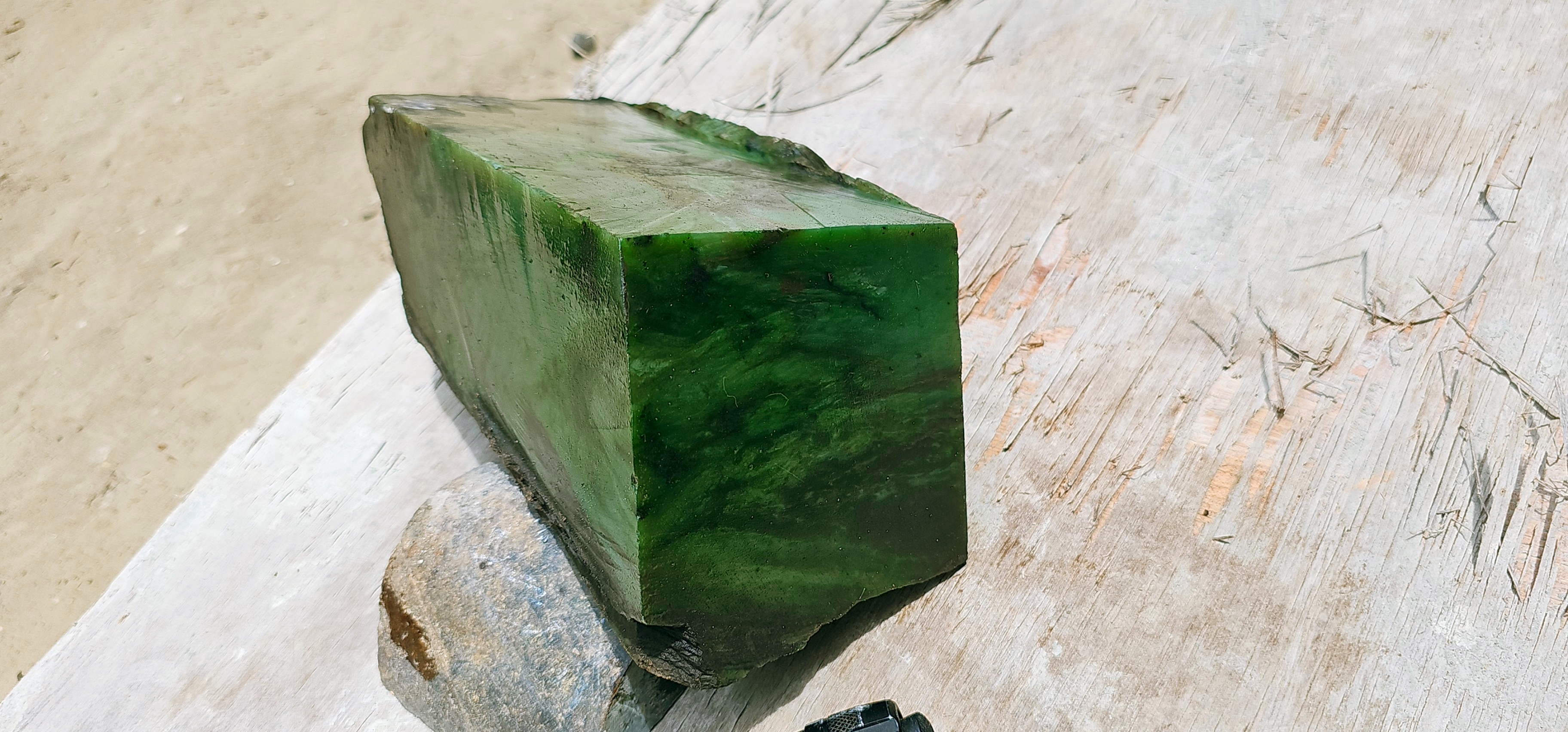 Aceh Natural Deep Forest Green and Moss Green Nephrite Jade with Clouded Veining Rough Stone – 6.4 KG