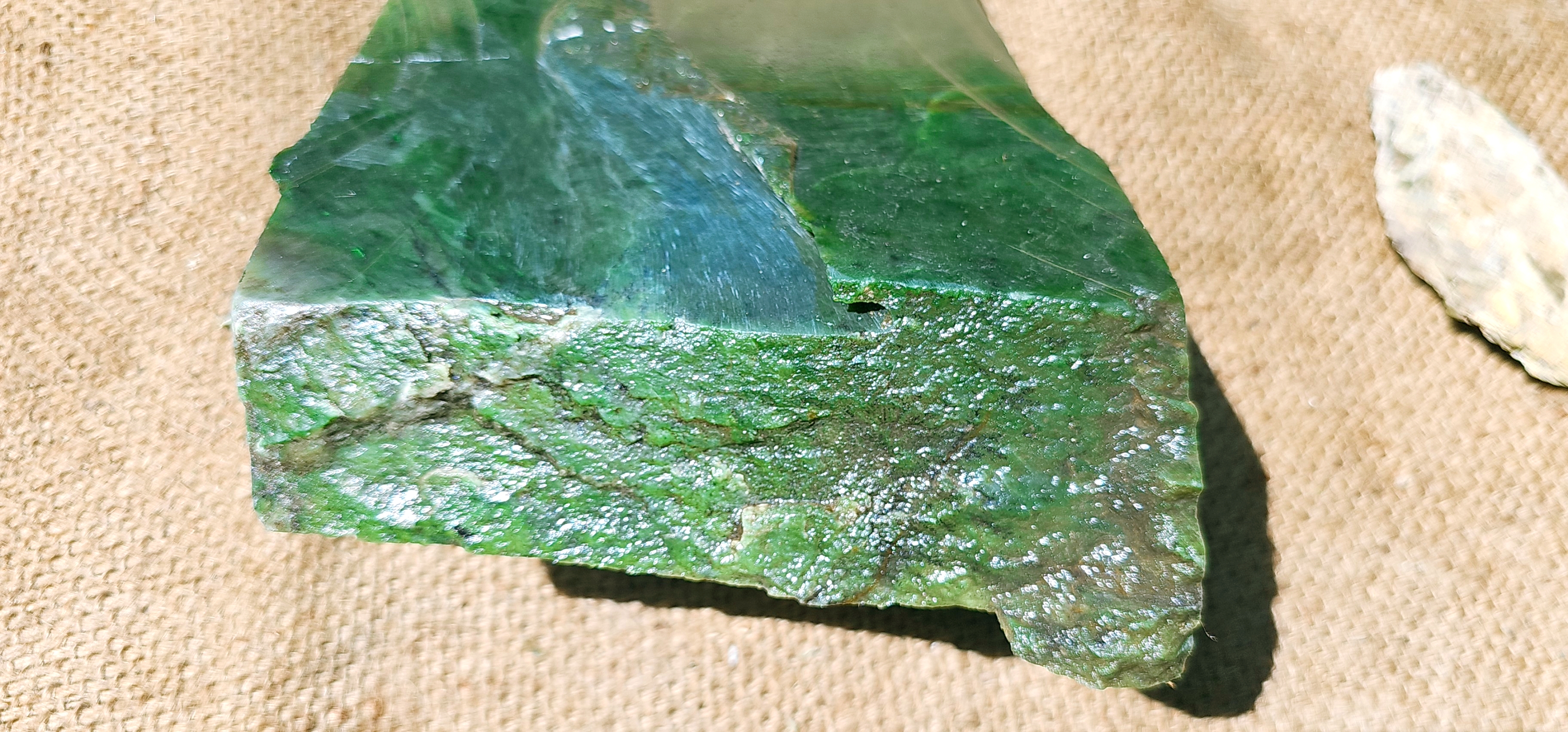 Aceh Natural Deep Forest Green Nephrite Jade Slab with Dynamic Clouded Veining Rough Stone – 4.4 KG