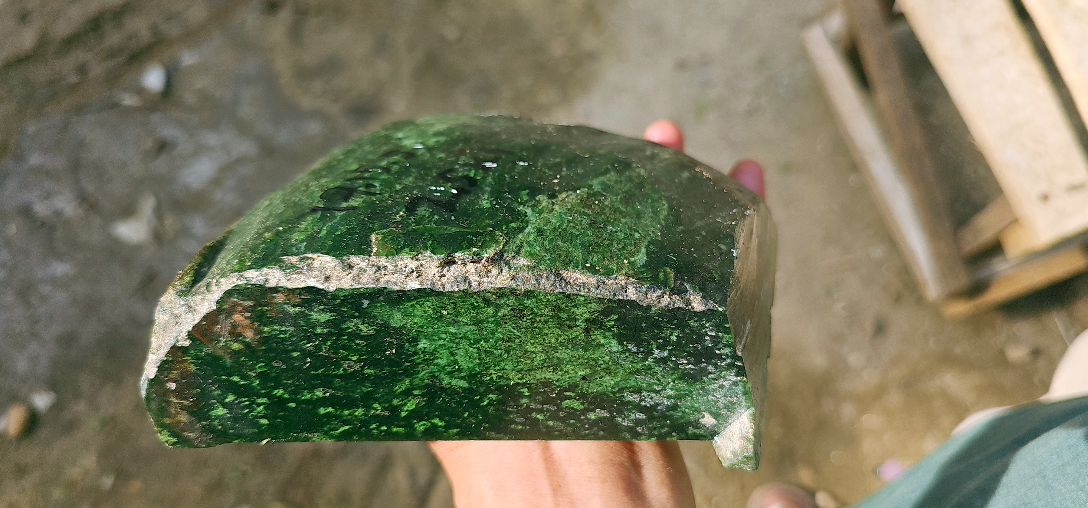 Aceh Natural Deep Forest Green Nephrite Jade with Organic Mottled Cloud Patterns Rough Stone – 2.5 KG
