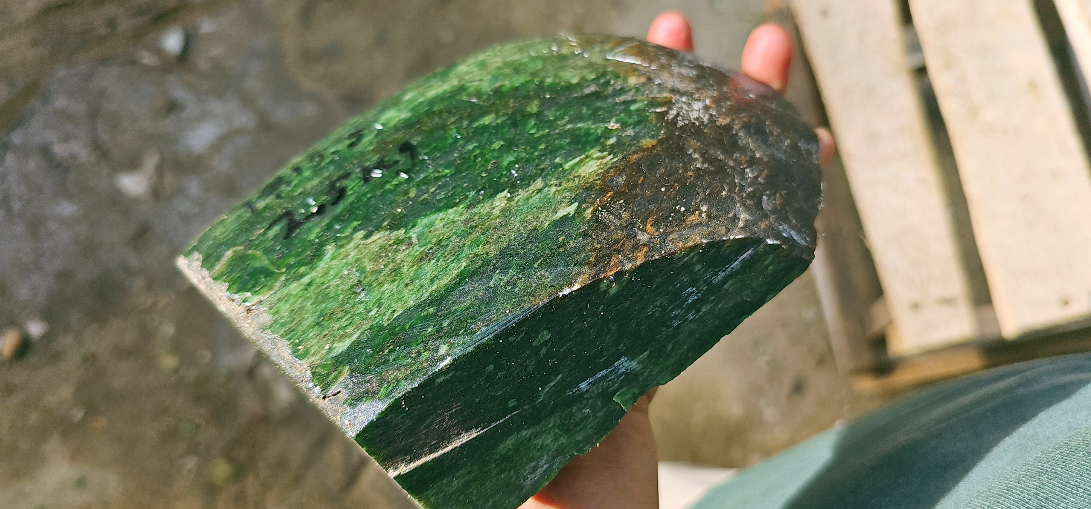Aceh Natural Deep Forest Green Nephrite Jade with Organic Mottled Cloud Patterns Rough Stone – 2.5 KG
