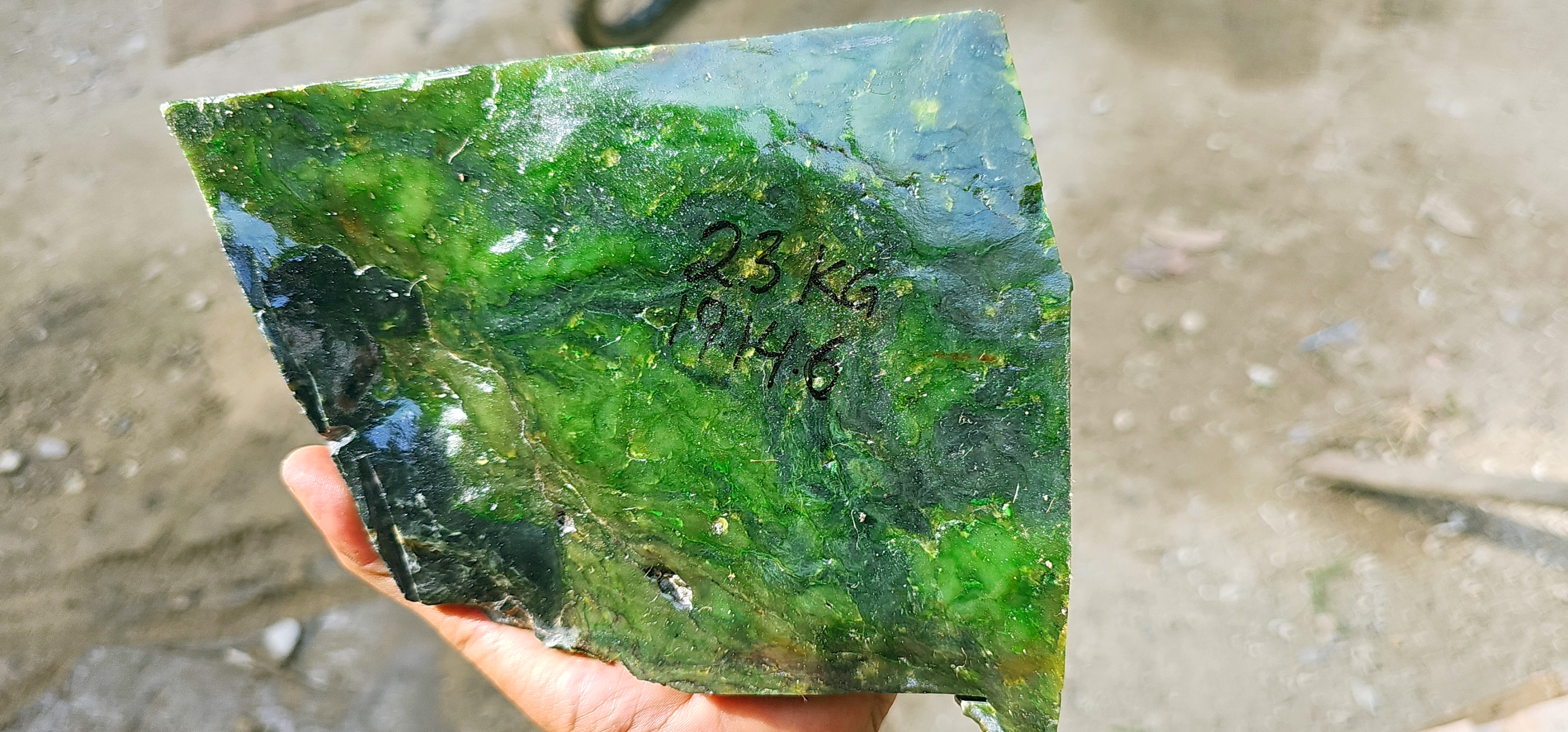 Aceh Natural Deep Forest Green and Moss Green Nephrite Jade with Organic Clouded Mottling Rough Stone – 2.3 KG
