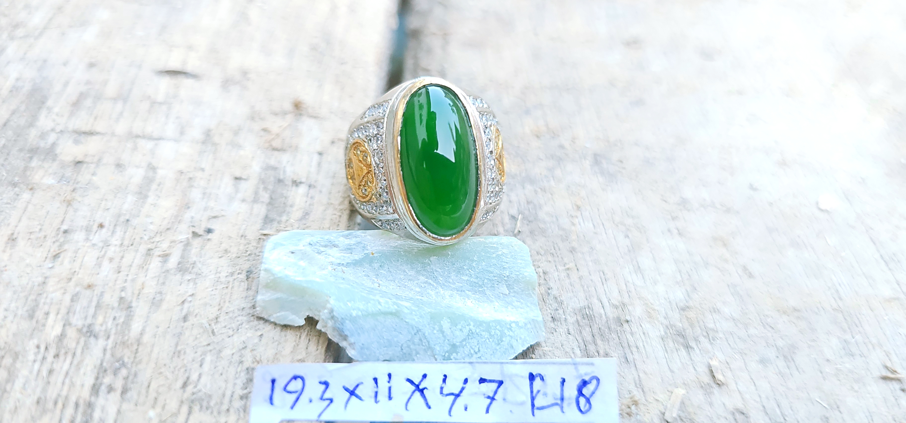 Aceh Natural Vivid Green Nephrite Jade Oval Cabochon Ring with Detailed Accent Settings