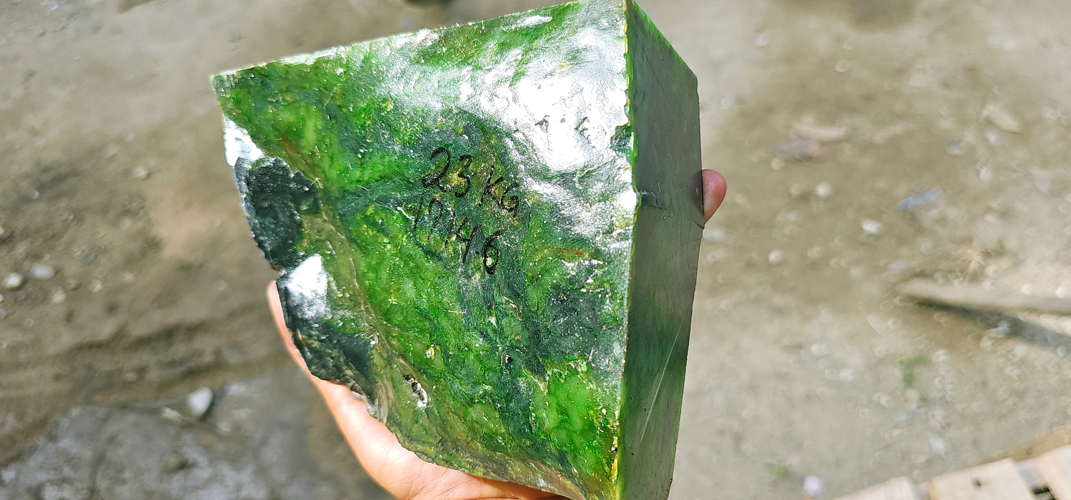 Aceh Natural Deep Forest Green and Moss Green Nephrite Jade with Organic Clouded Mottling Rough Stone – 2.3 KG