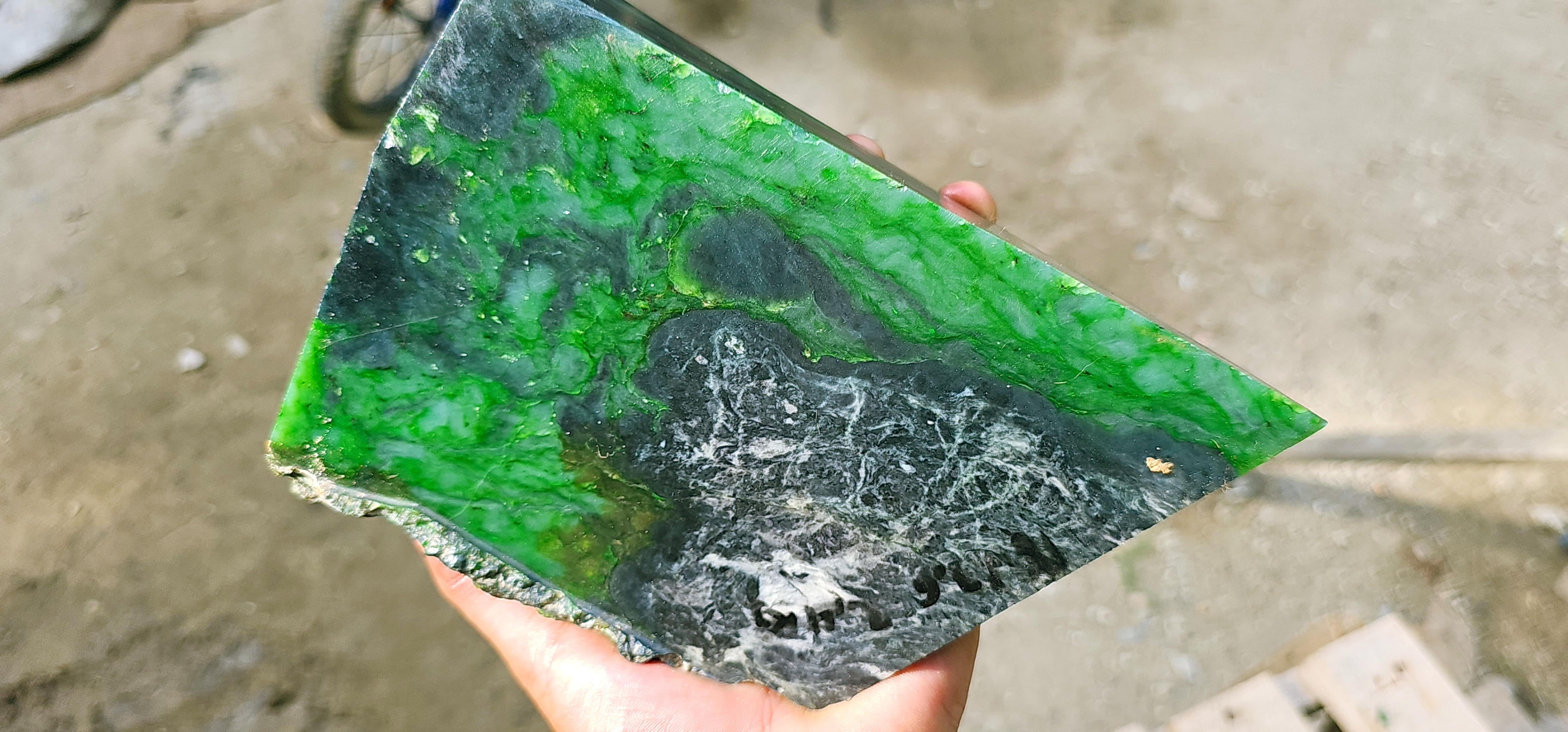 Aceh Natural Deep Forest Green and Moss Green Nephrite Jade with Organic Clouded Mottling Rough Stone – 2.3 KG