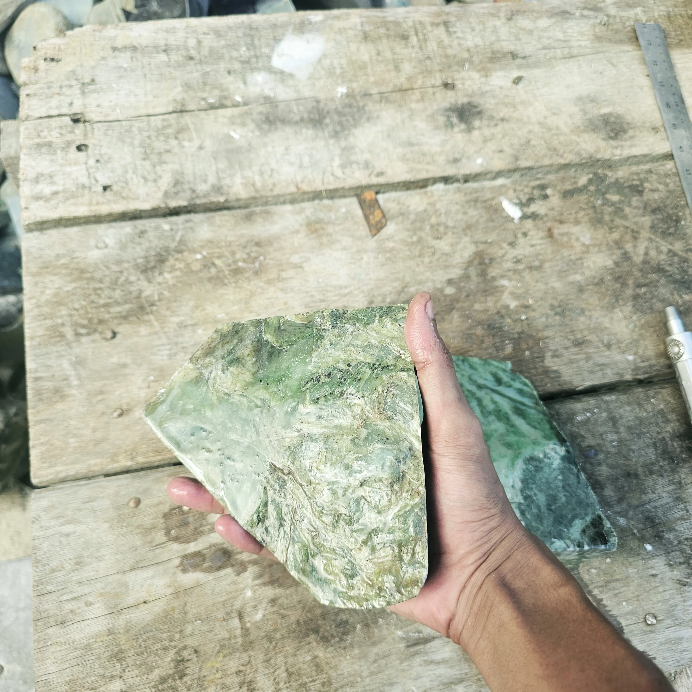 Aceh Natural Moss Green and Pale Jade Rough Stone Lot with Dynamic Linear Veining – 2.5 KG