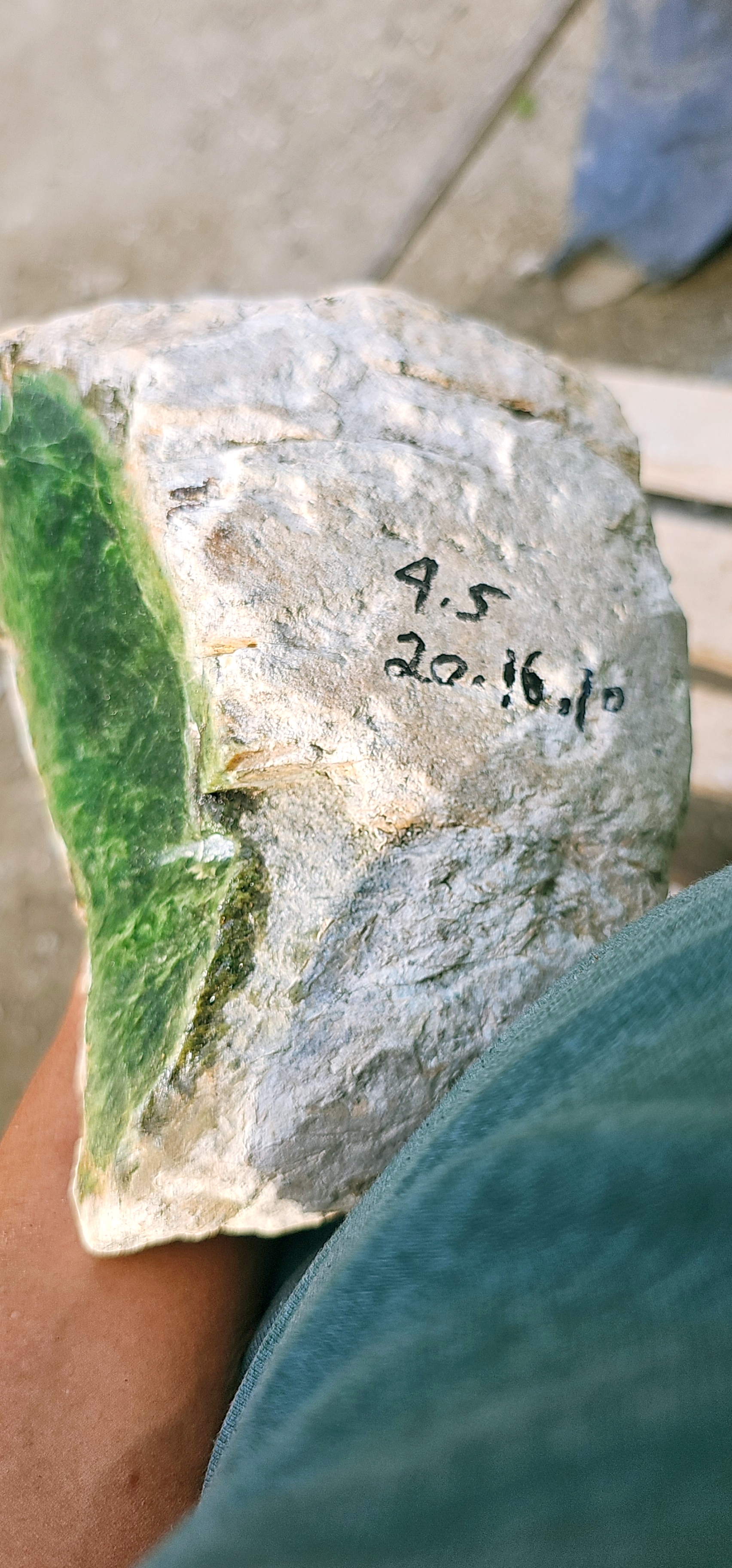 Aceh Natural Deep Forest Green Nephrite Jade Slab with Textured Rough Exterior and Vibrant Exposed Face Rough Stone – 4.5 KG
