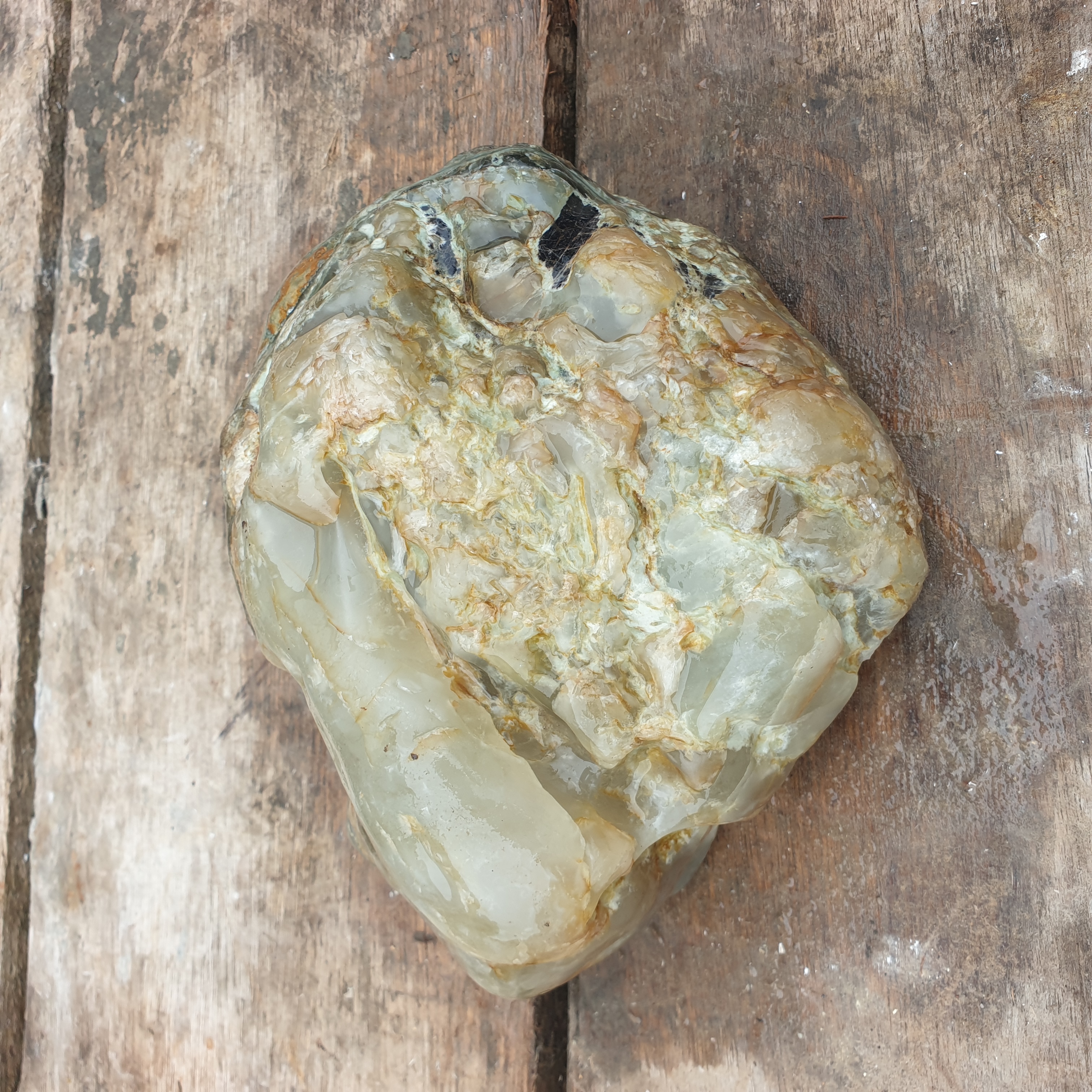 Aceh Natural Ice Jade Rough Stone with Golden-Brown Veining and Organic Mineral Inclusions – 3 KG