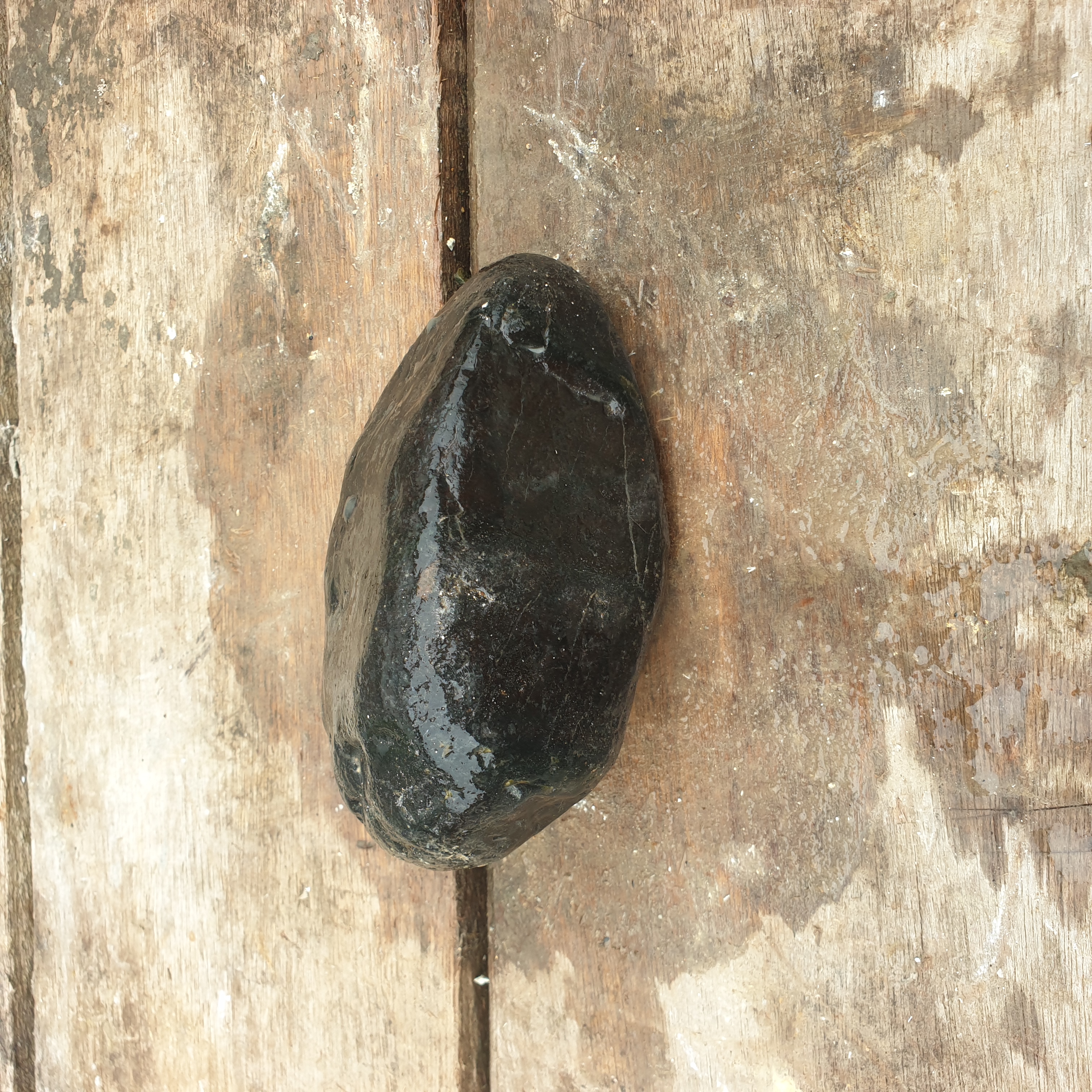 Aceh Natural Deep Blackjade with Subtle Charcoal Mottling and Smooth Contoured Rough Stone – 1.5 KG