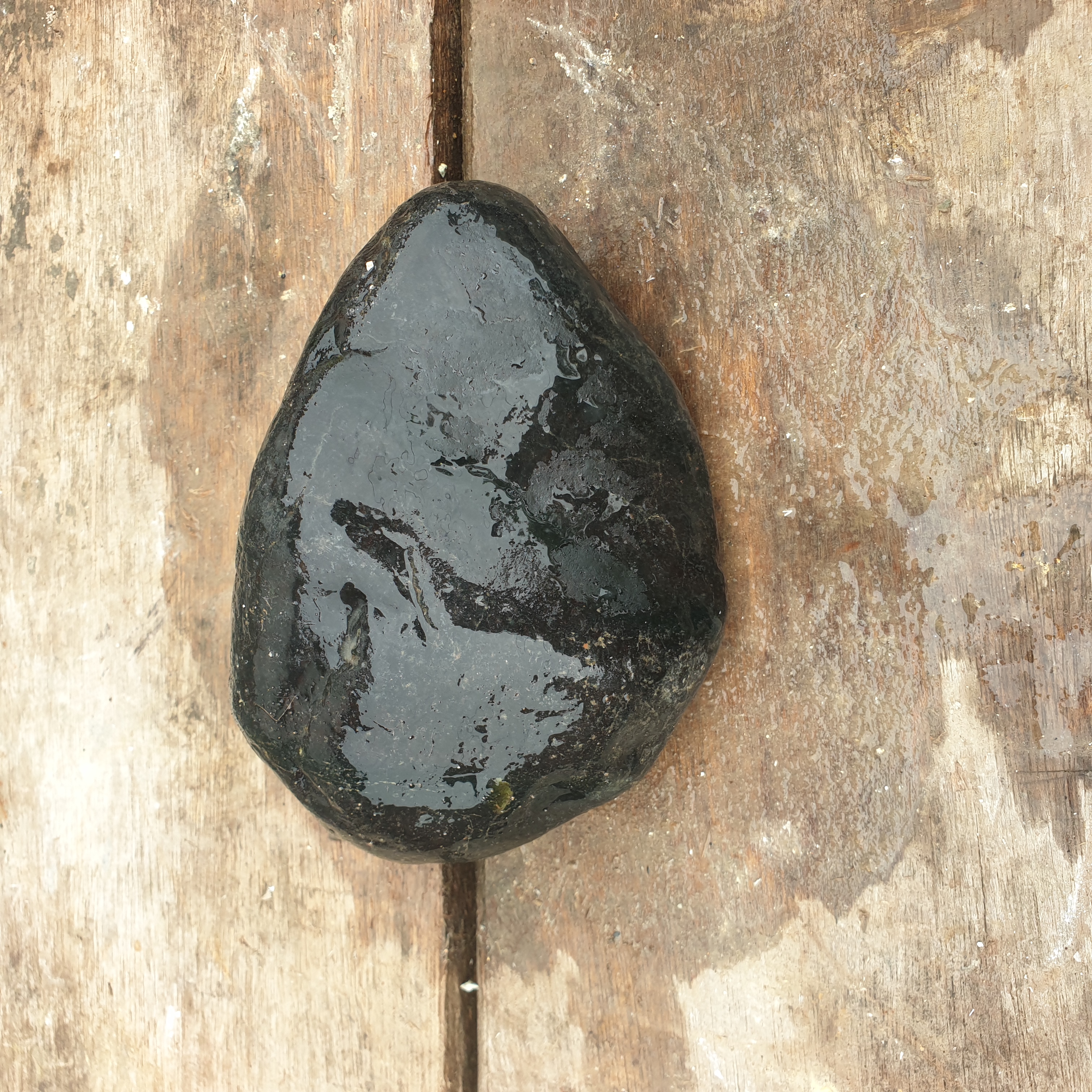 Aceh Natural Deep Blackjade with Subtle Charcoal Mottling and Smooth Contoured Rough Stone – 1.5 KG